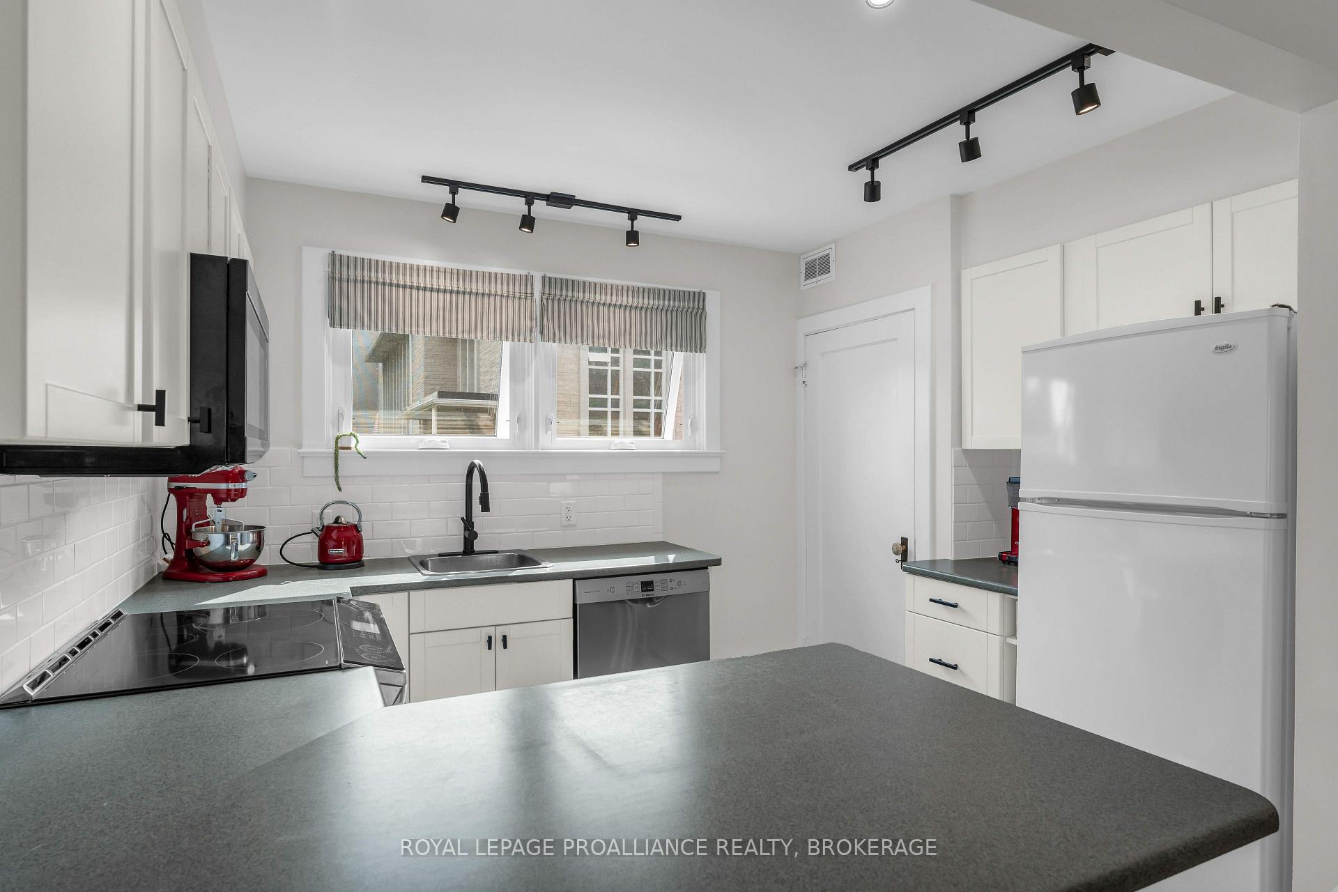 Photo 12 of 640 Brock Street, Kingston, Central City East — HOMEH