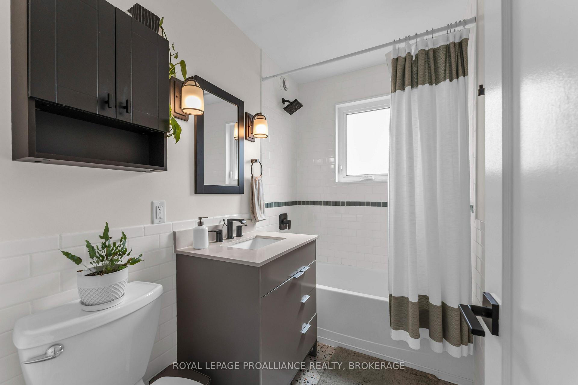 Photo 19 of 640 Brock Street, Kingston, Central City East — HOMEH