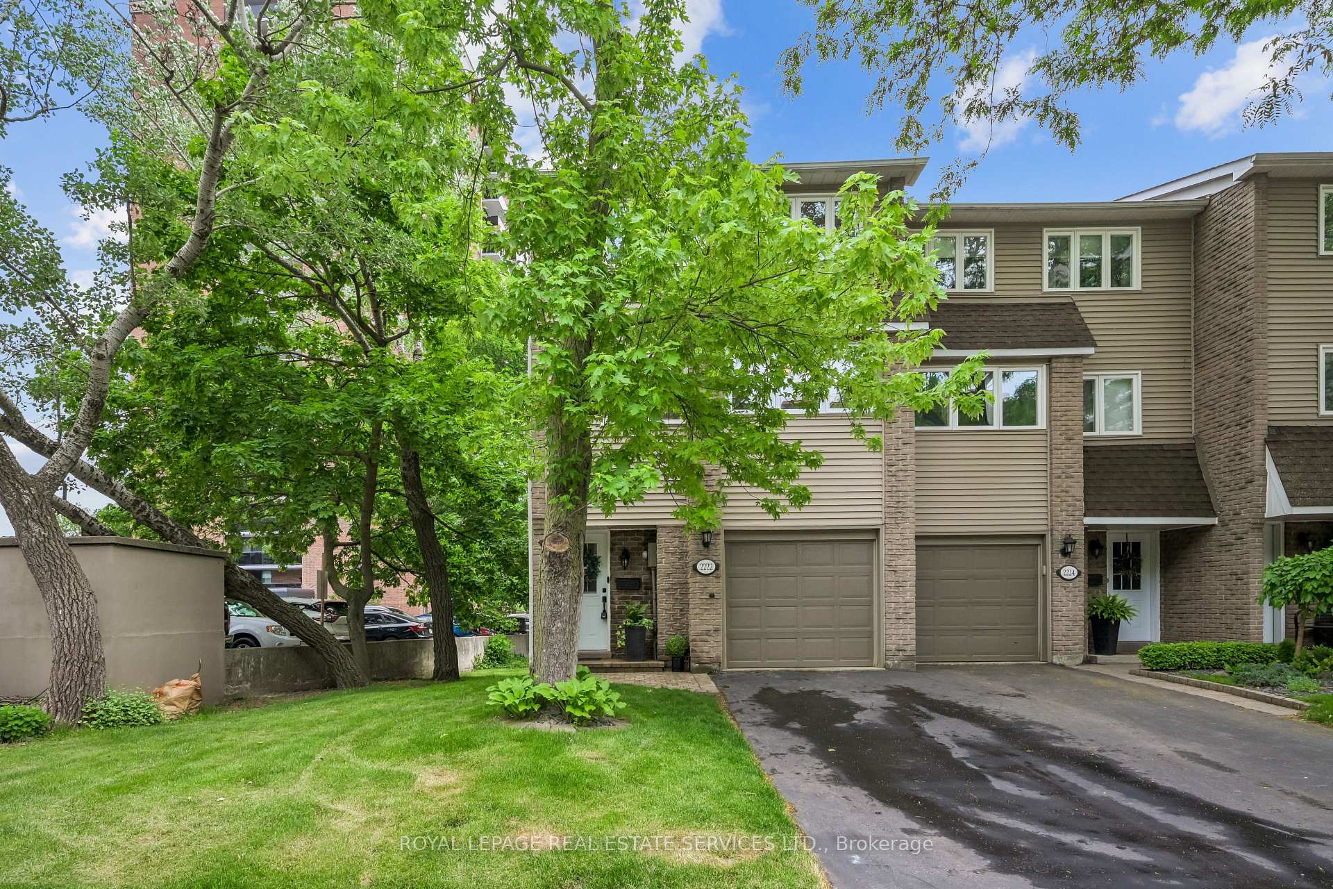 Photo 1 of 2222 Marine Drive, Oakville, Bronte — HOMEH