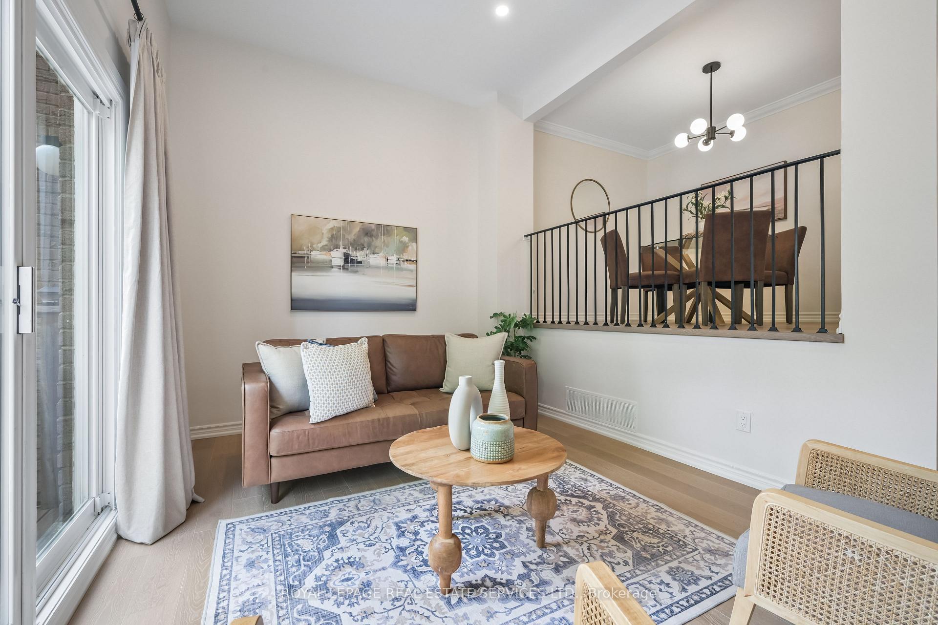 Photo 3 of 2222 Marine Drive, Oakville, Bronte — HOMEH