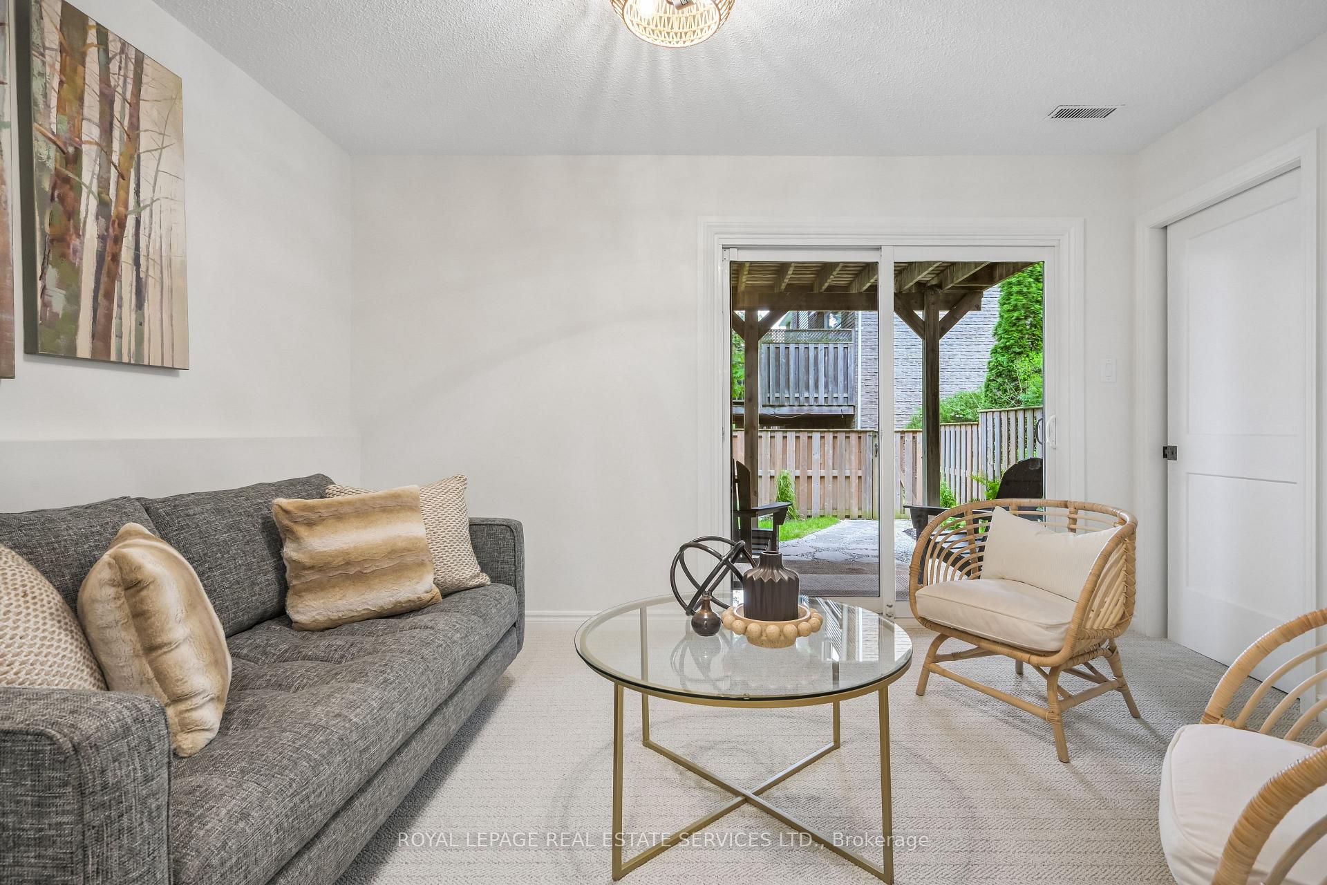 Photo 23 of 2222 Marine Drive, Oakville, Bronte — HOMEH