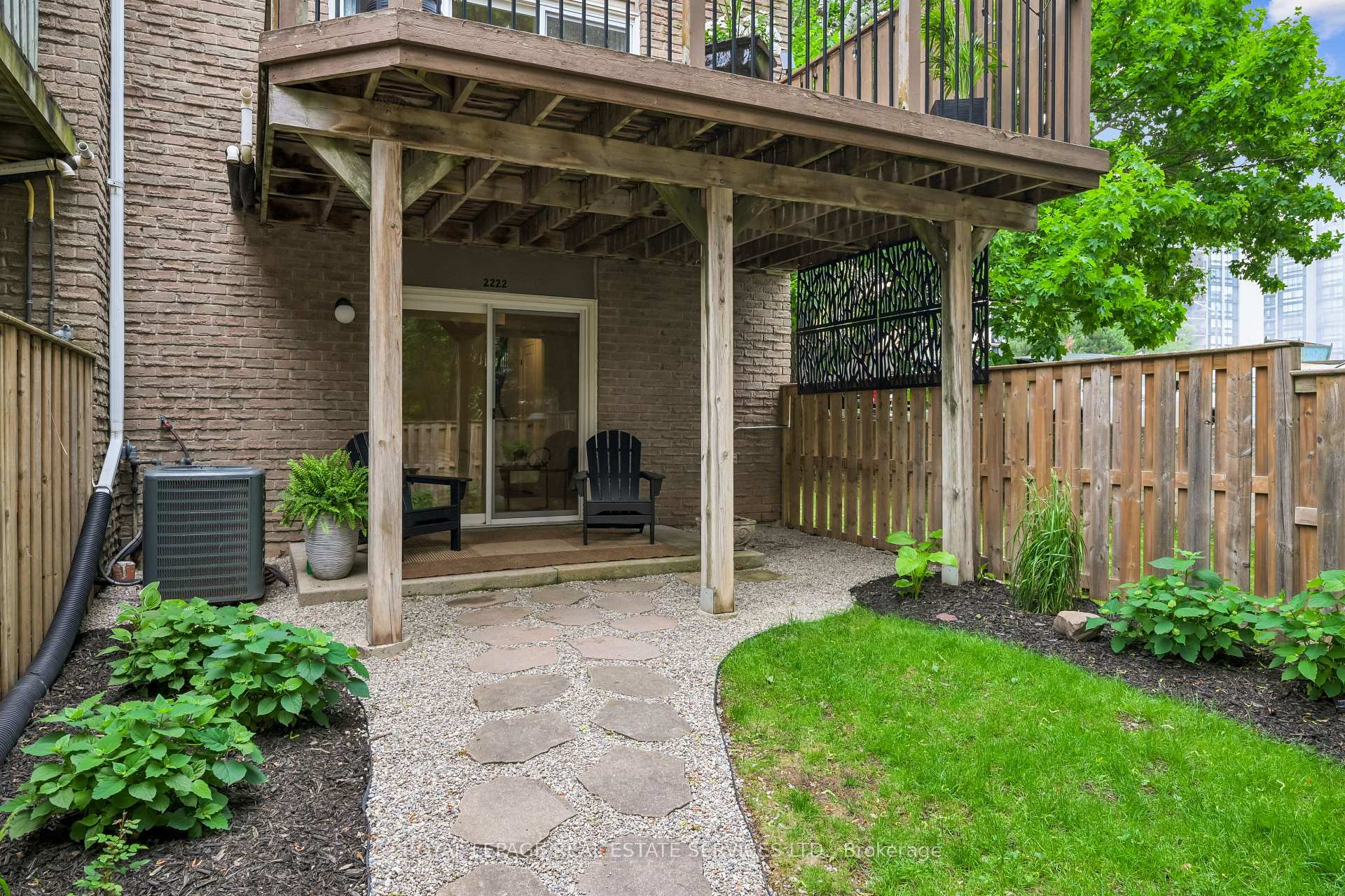 Photo 28 of 2222 Marine Drive, Oakville, Bronte — HOMEH