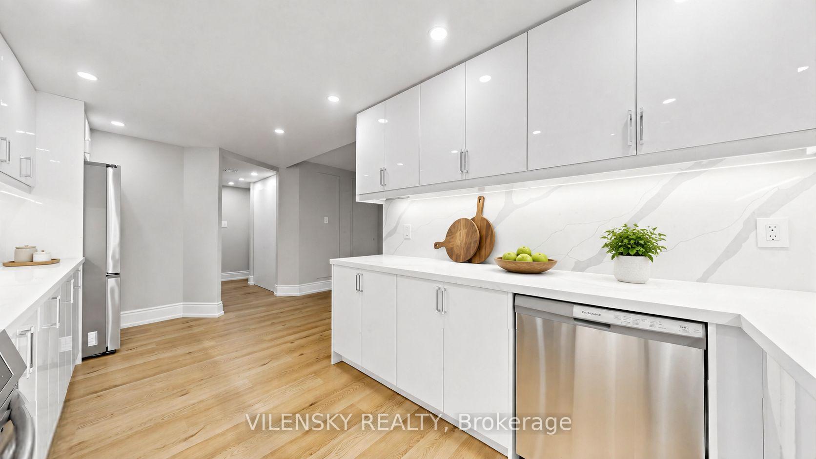 Photo 8 of Unit 506, 5 Weldrick Road W, Richmond Hill, North Richvale — HOMEH
