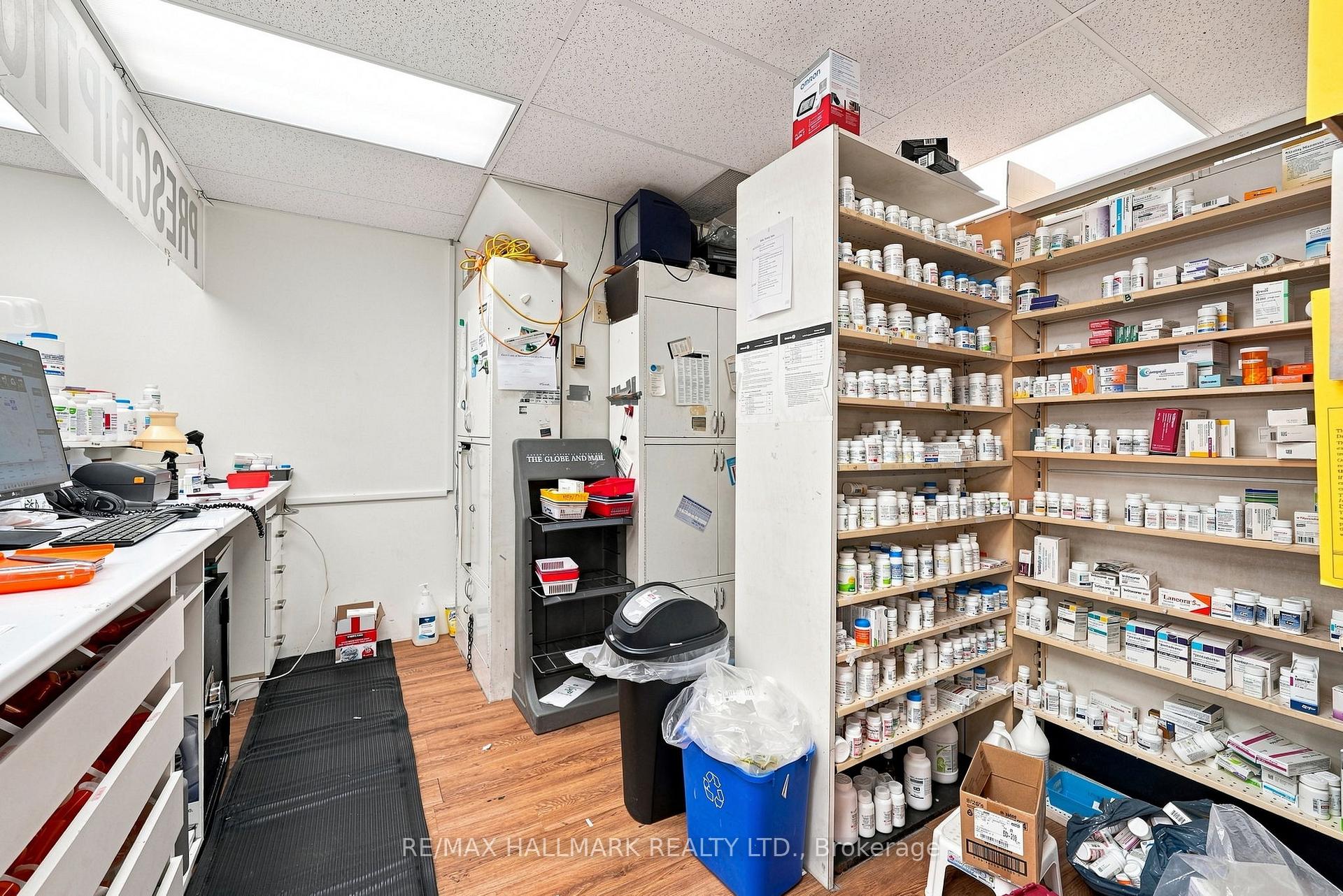 Photo 19 of 1485 Gerrard Street E, Toronto, Greenwood-Coxwell — HOMEH
