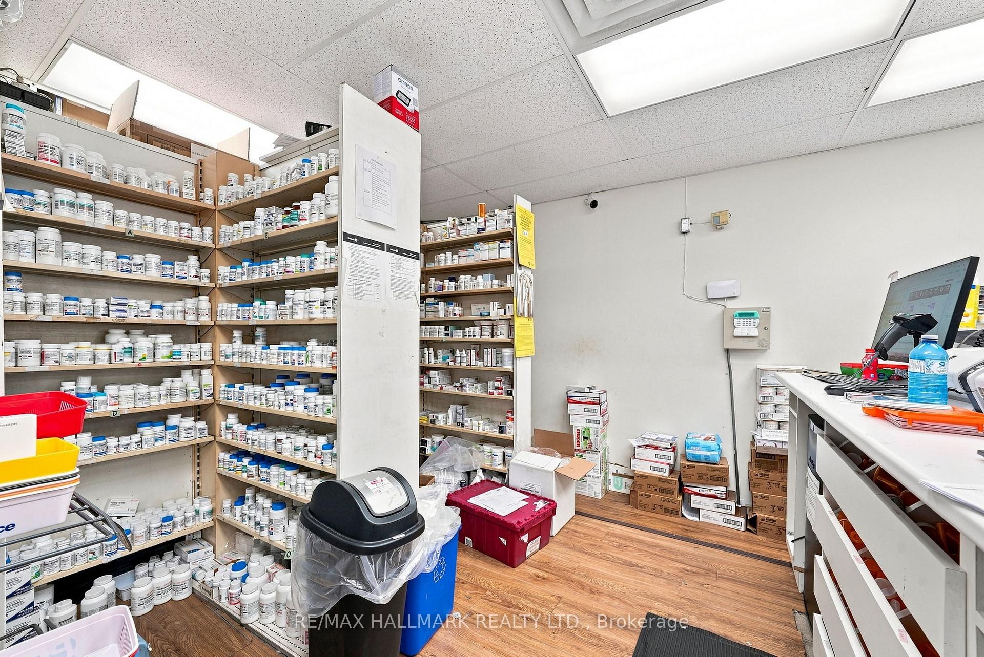 Photo 20 of 1485 Gerrard Street E, Toronto, Greenwood-Coxwell — HOMEH