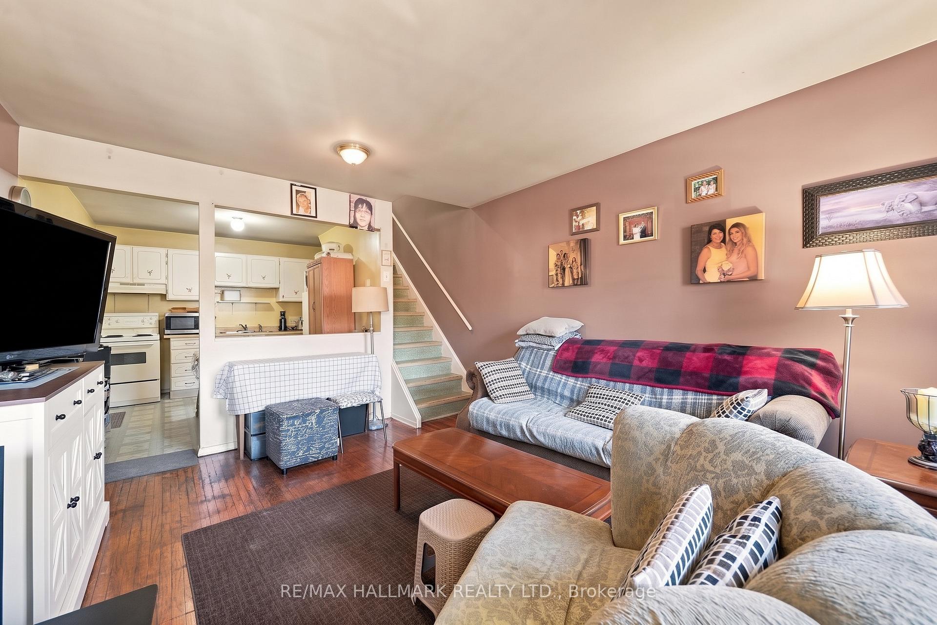 Photo 22 of 1485 Gerrard Street E, Toronto, Greenwood-Coxwell — HOMEH