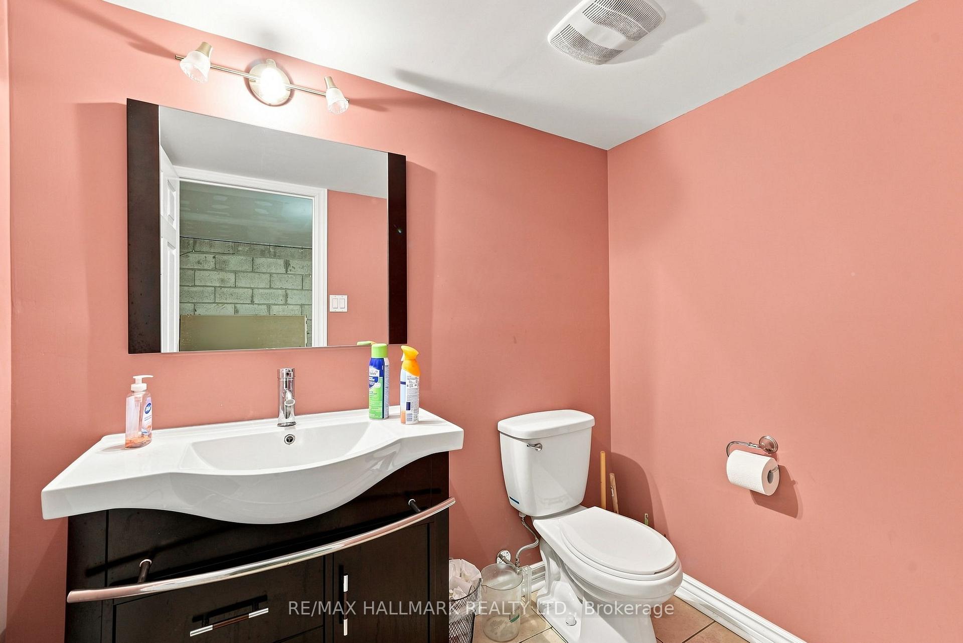 Photo 27 of 1485 Gerrard Street E, Toronto, Greenwood-Coxwell — HOMEH