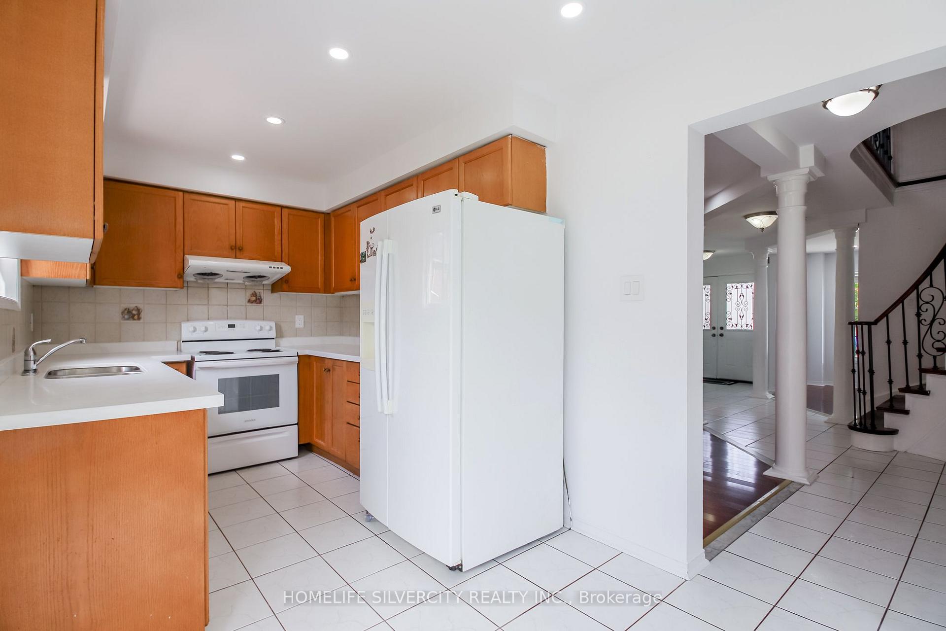 Photo 14 of 22 Meadow Glade Road, Brampton, Sandringham-Wellington — HOMEH