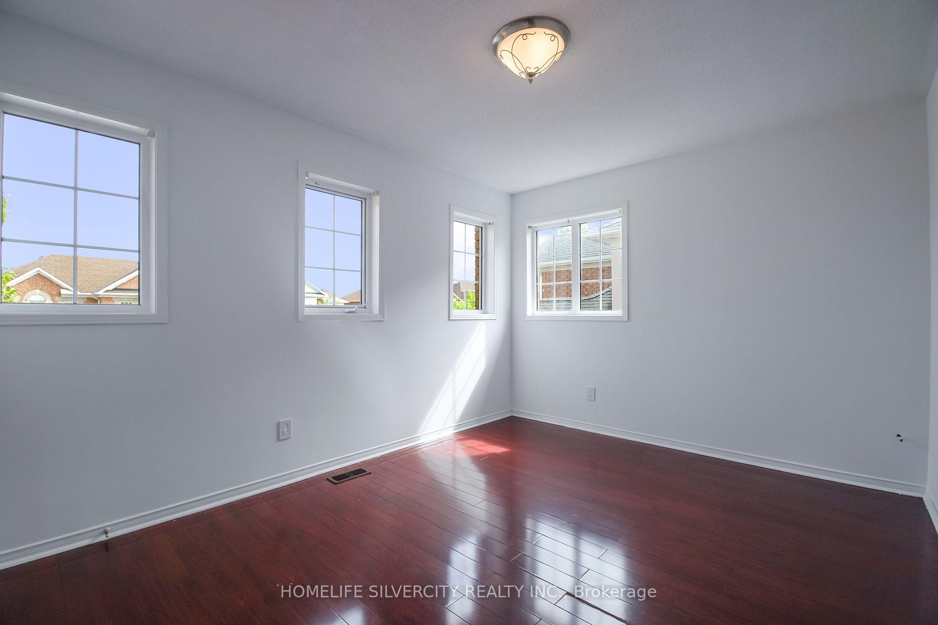 Photo 21 of 22 Meadow Glade Road, Brampton, Sandringham-Wellington — HOMEH