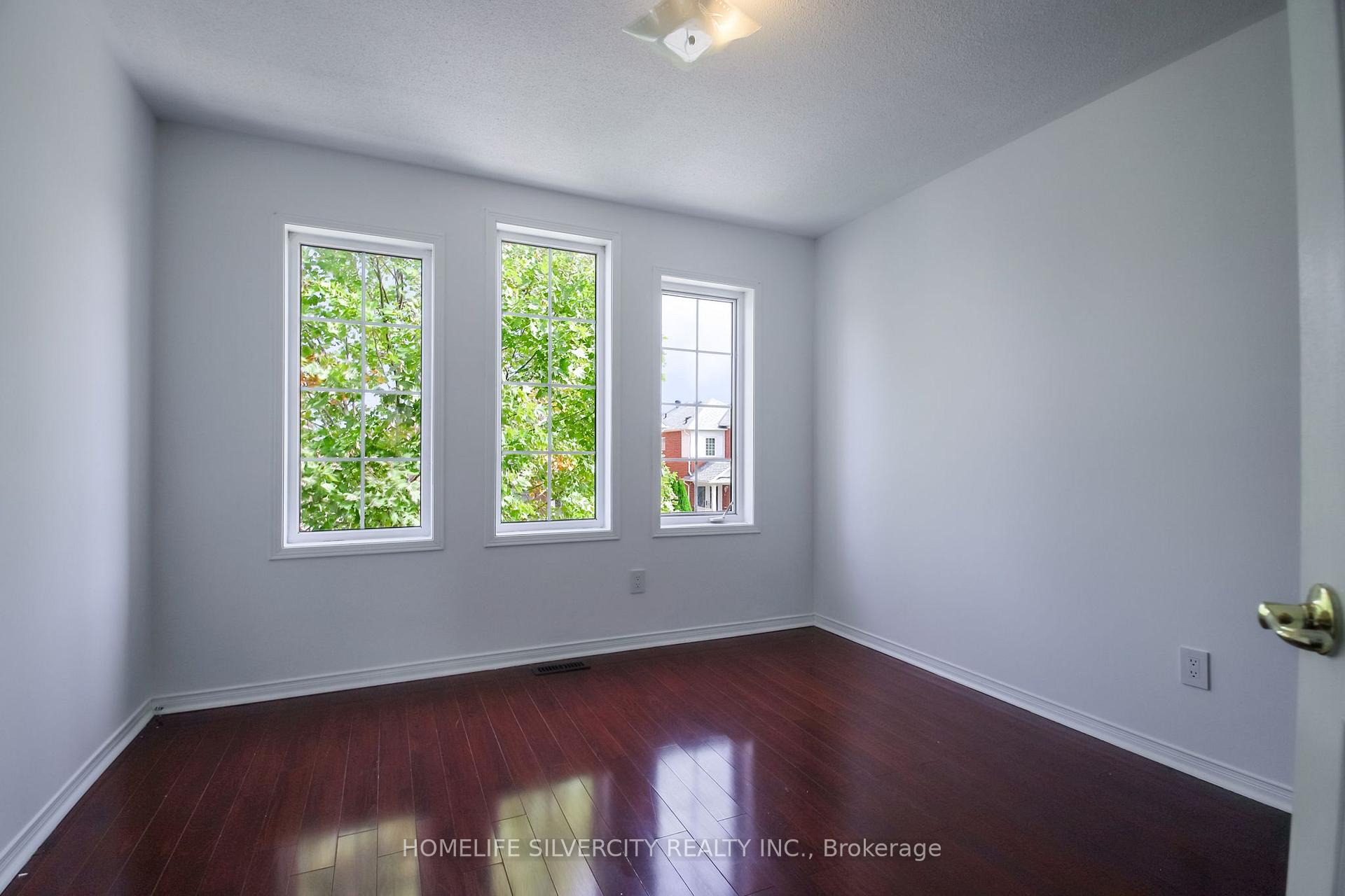 Photo 32 of 22 Meadow Glade Road, Brampton, Sandringham-Wellington — HOMEH