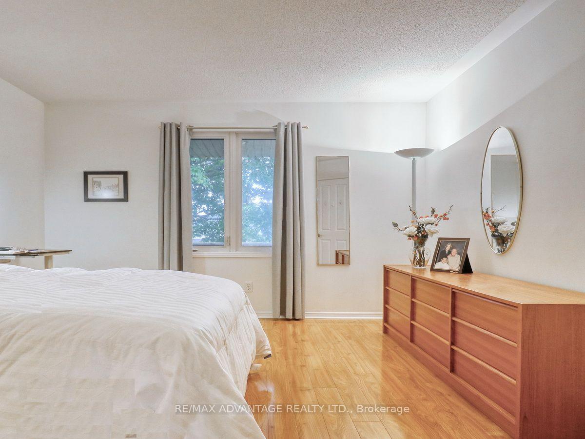 Photo 16 of Unit 6, 285 Mcgarrell Drive, London, North R — HOMEH