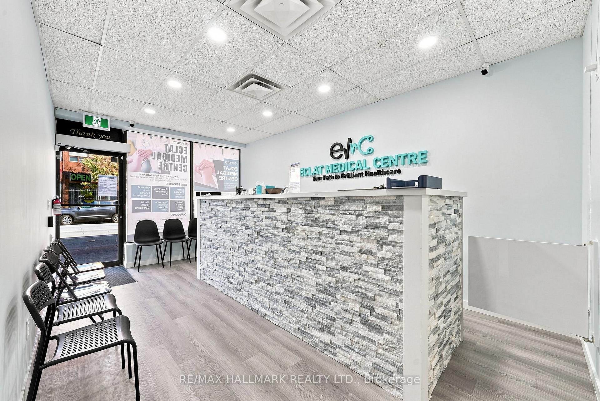 Photo 8 of 1487 Gerrard Street E, Toronto, Greenwood-Coxwell — HOMEH