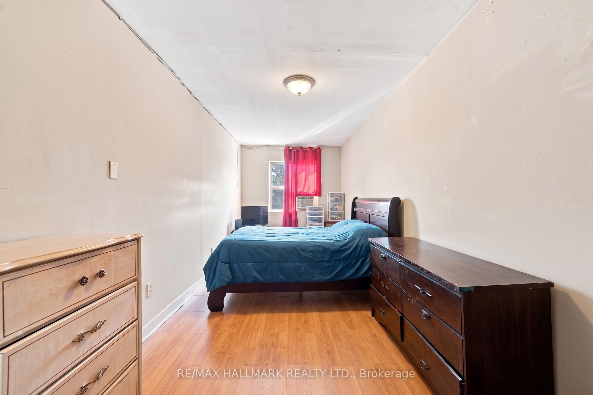 Photo 28 of 1487 Gerrard Street E, Toronto, Greenwood-Coxwell — HOMEH