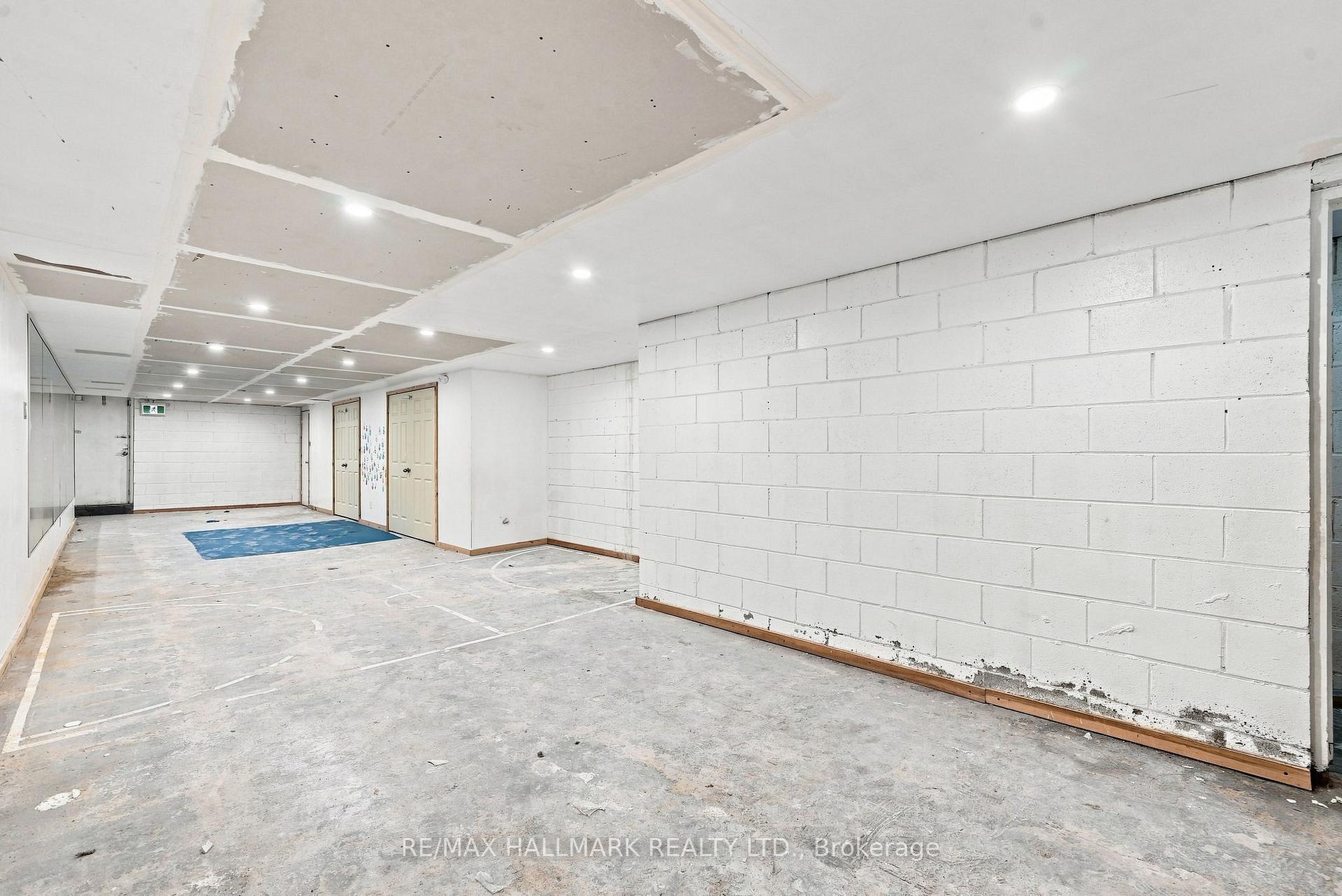 Photo 35 of 1487 Gerrard Street E, Toronto, Greenwood-Coxwell — HOMEH
