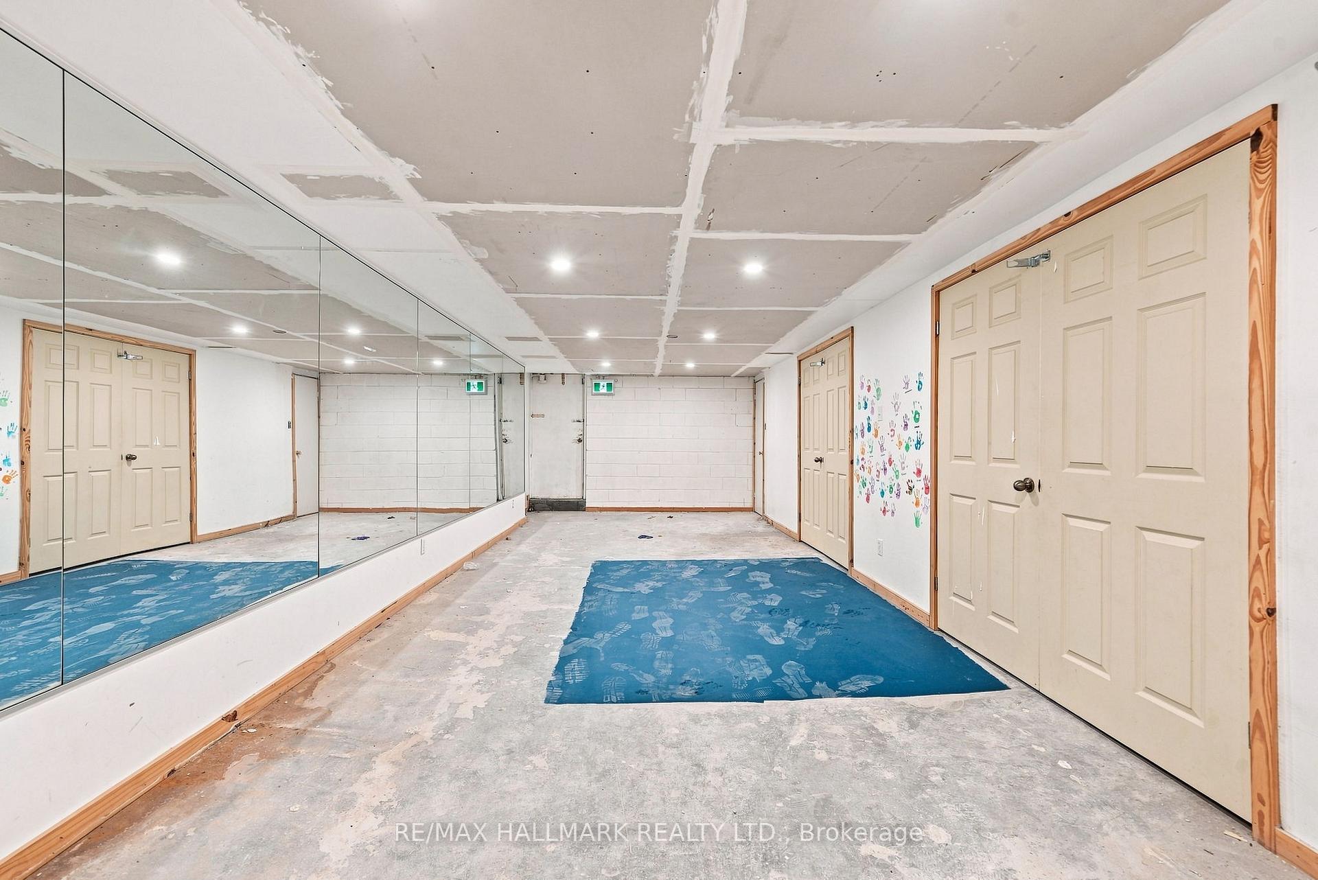 Photo 37 of 1487 Gerrard Street E, Toronto, Greenwood-Coxwell — HOMEH