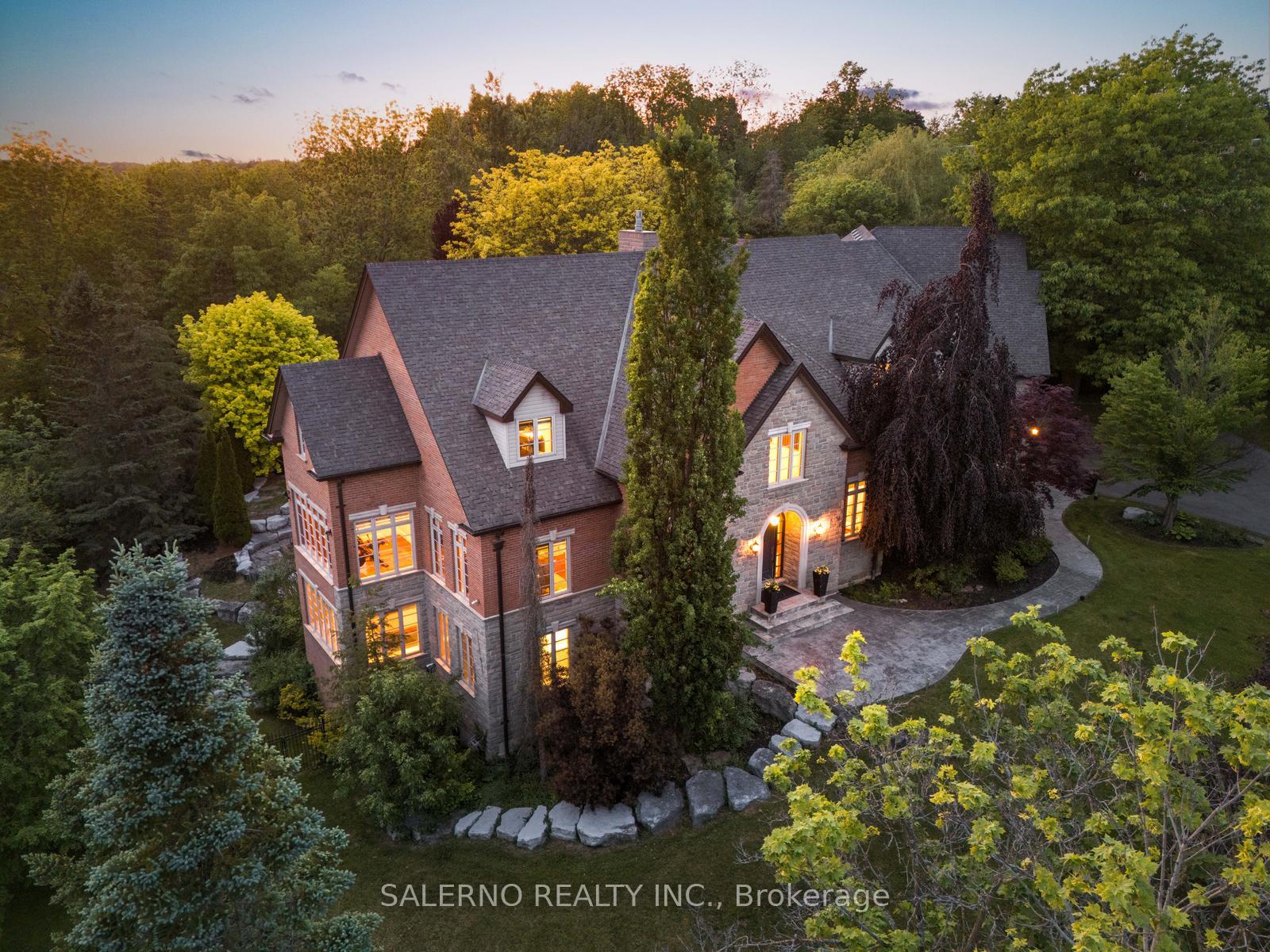 Front of 32 Daleview Court