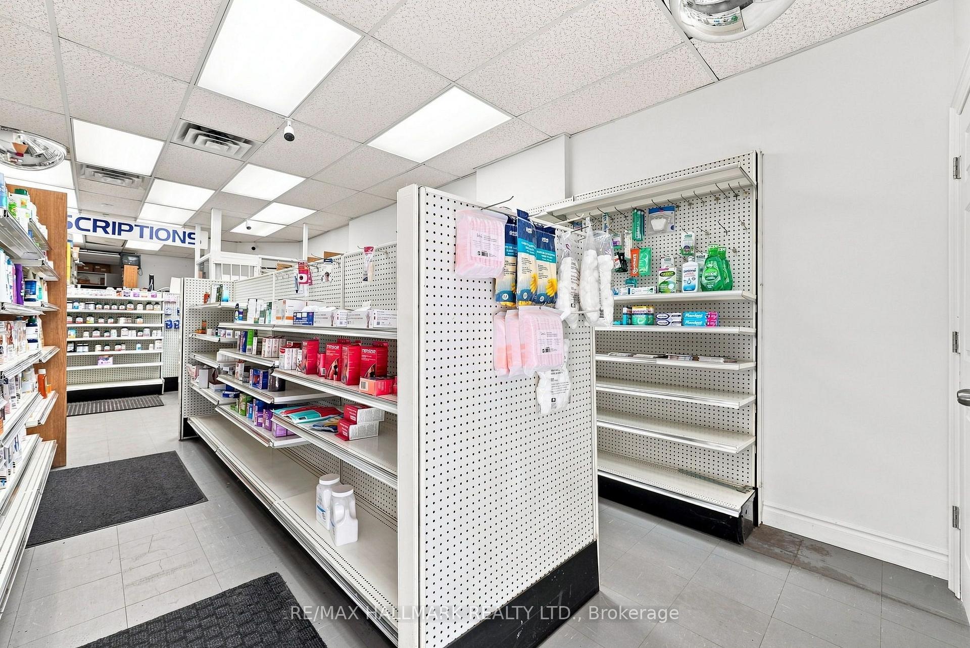 Photo 6 of 1568 Queen Street E, Toronto, Greenwood-Coxwell — HOMEH
