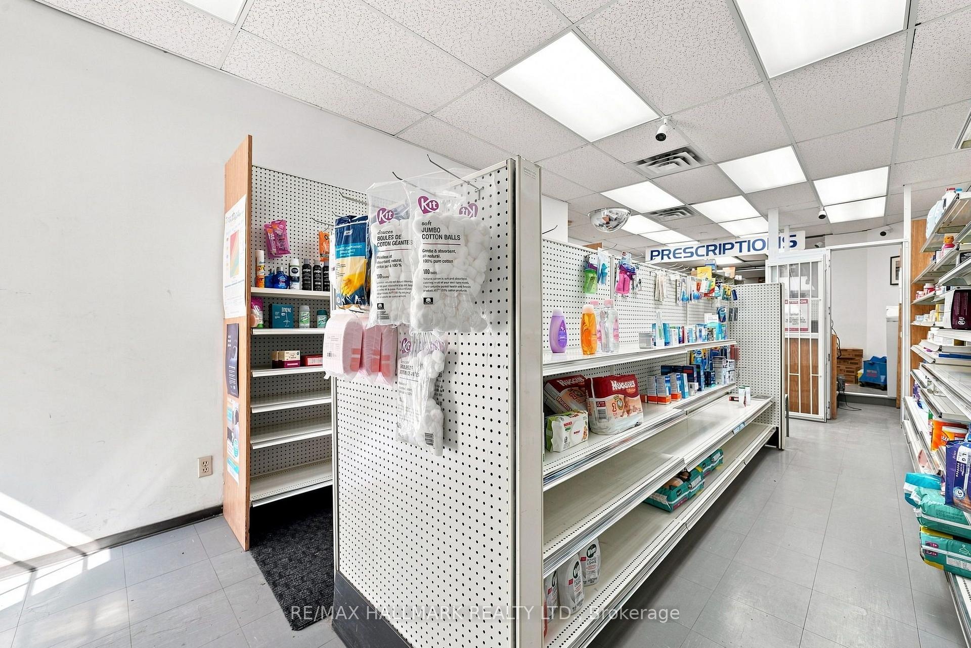 Photo 7 of 1568 Queen Street E, Toronto, Greenwood-Coxwell — HOMEH