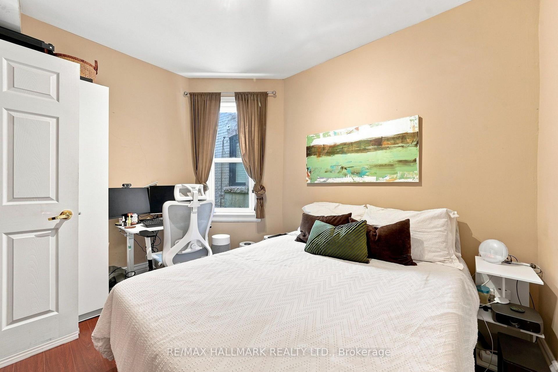 Photo 37 of 1568 Queen Street E, Toronto, Greenwood-Coxwell — HOMEH