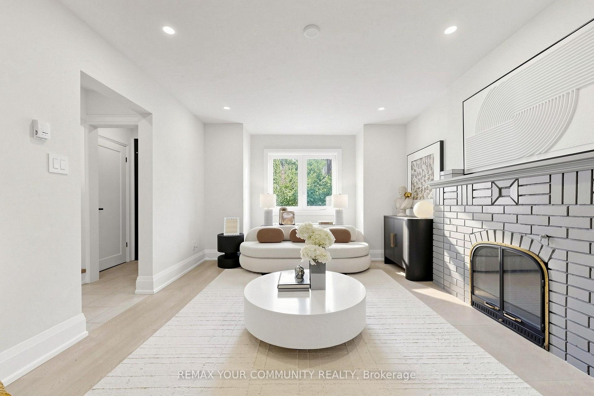Photo 3 of 351 Fairlawn Avenue, Toronto, Bedford Park-Nortown — HOMEH