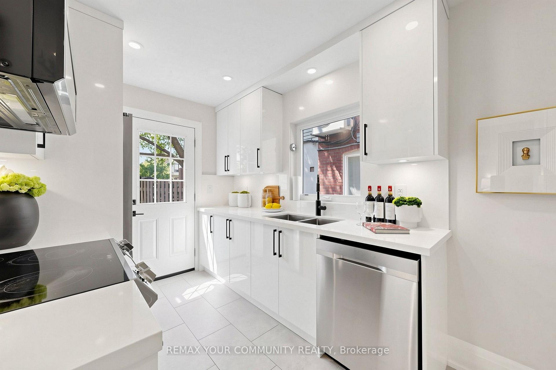 Photo 7 of 351 Fairlawn Avenue, Toronto, Bedford Park-Nortown — HOMEH