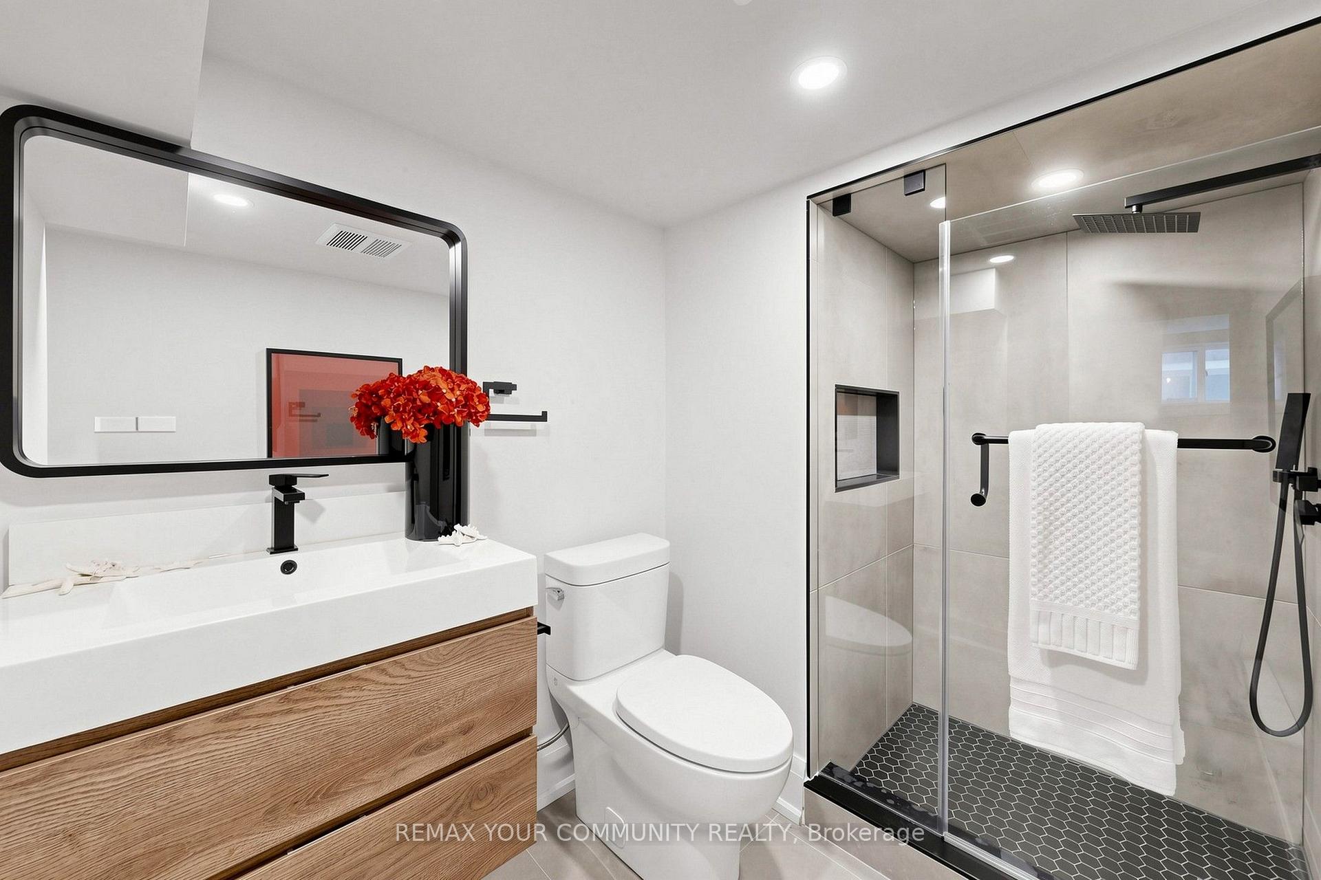 Photo 16 of 351 Fairlawn Avenue, Toronto, Bedford Park-Nortown — HOMEH