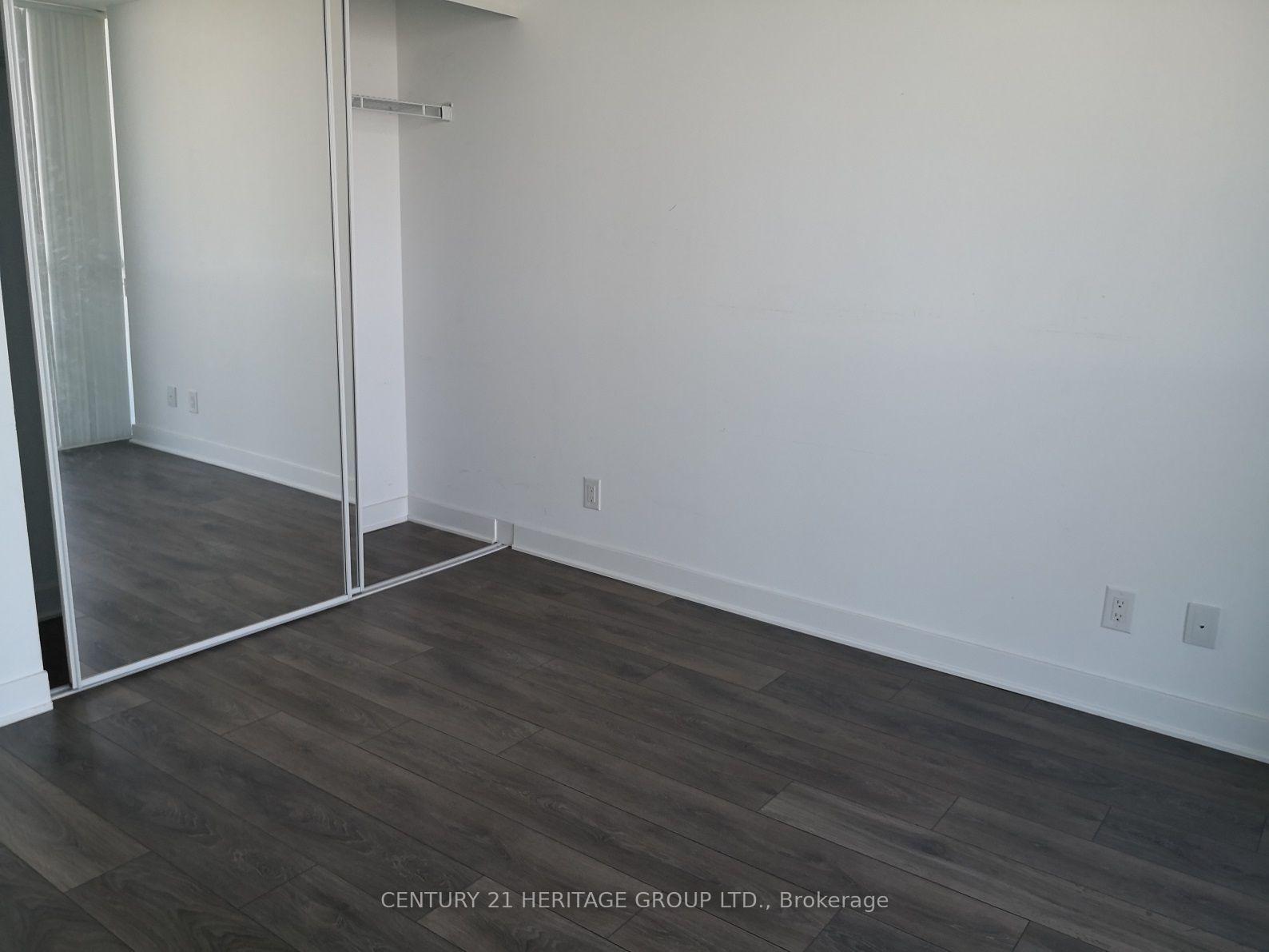 Photo 6 of Unit 3907, 15 Grenville Street, Toronto, Bay Street Corridor — HOMEH