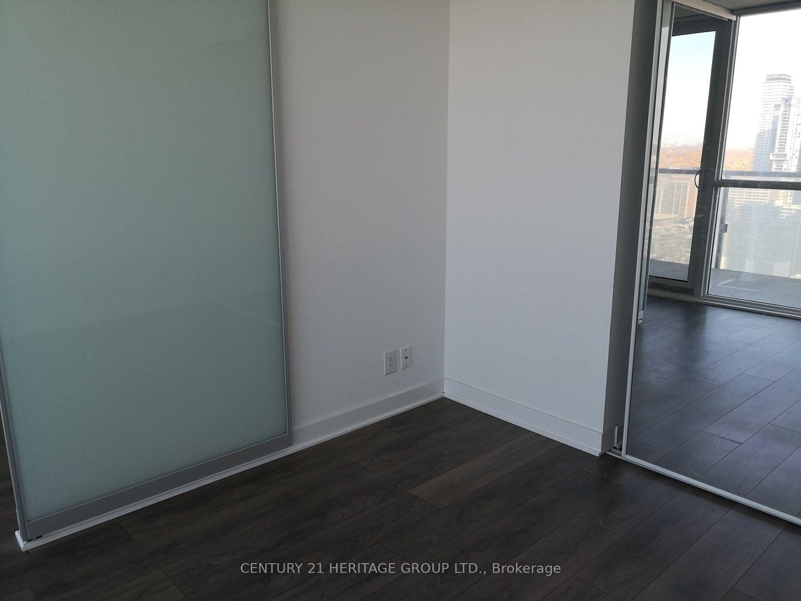 Photo 8 of Unit 3907, 15 Grenville Street, Toronto, Bay Street Corridor — HOMEH