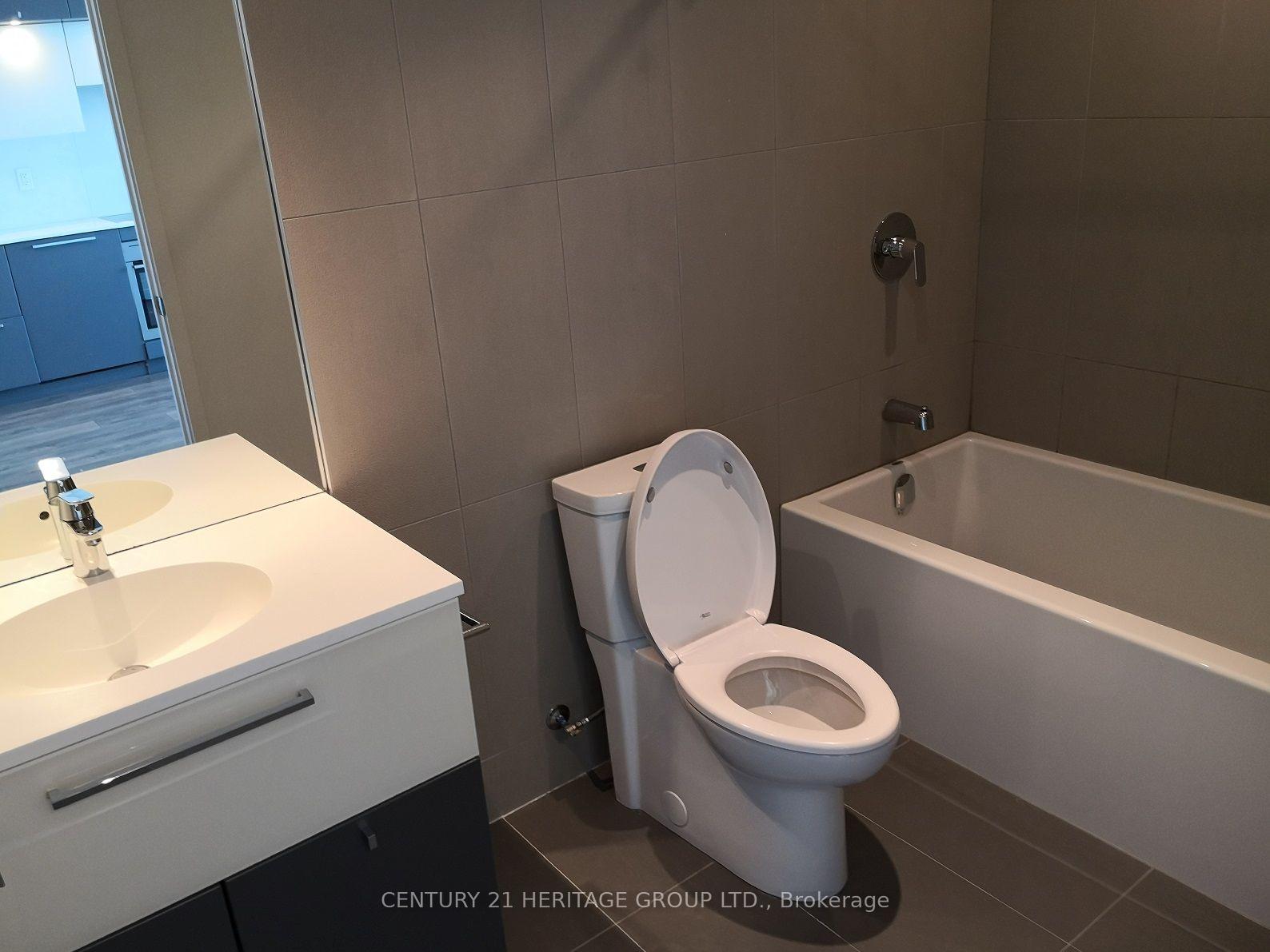 Photo 13 of Unit 3907, 15 Grenville Street, Toronto, Bay Street Corridor — HOMEH