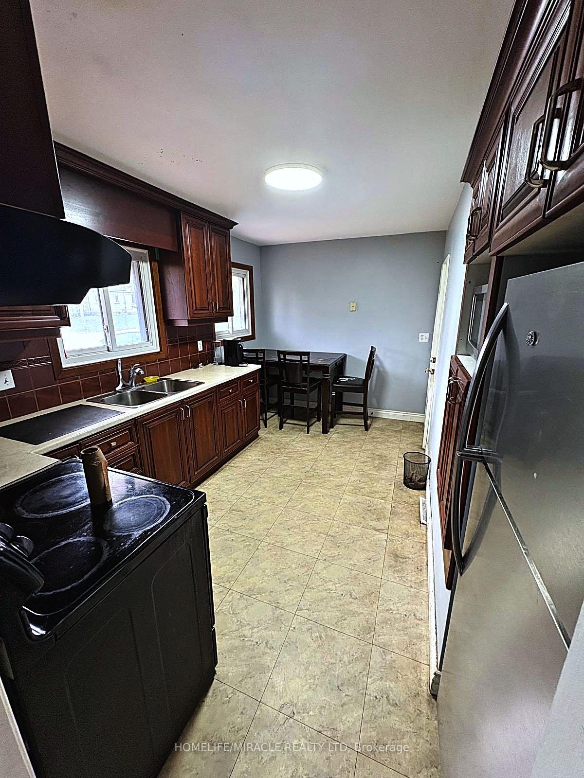 Photo 2 of 76 Switzer Drive, Oshawa, Centennial — HOMEH