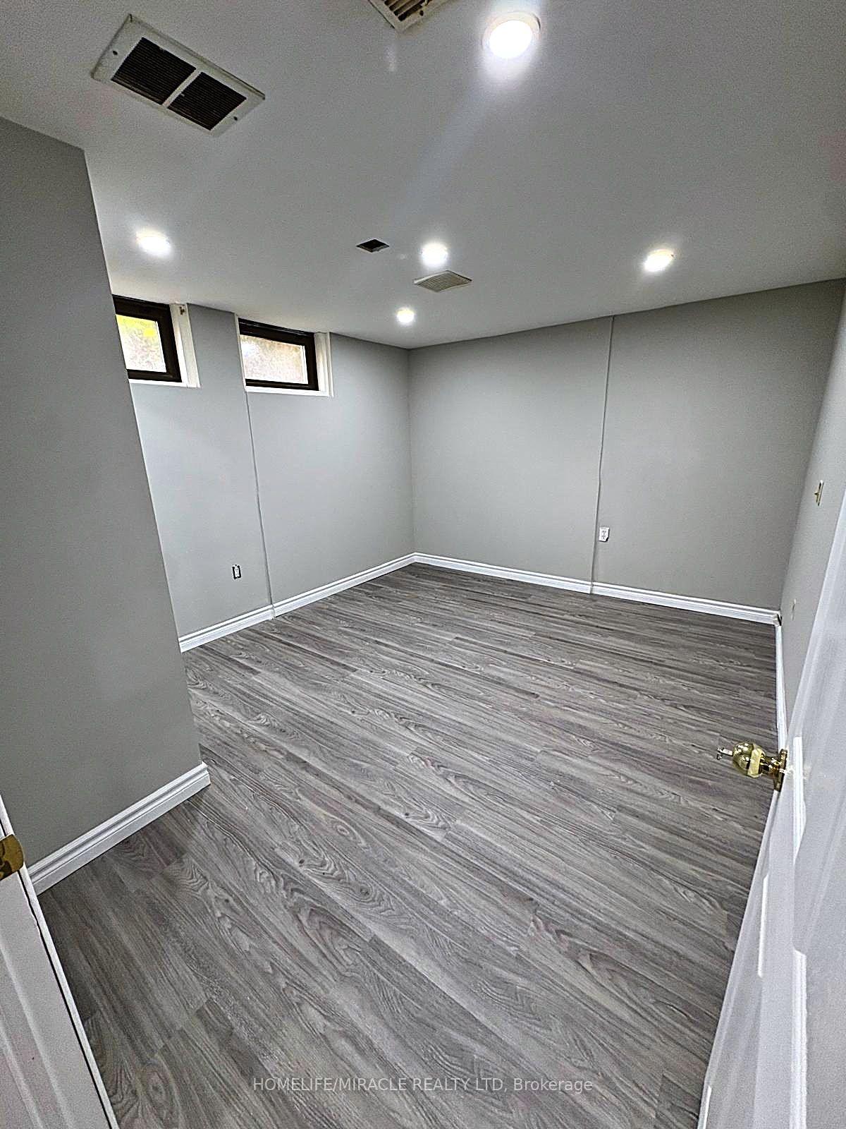 Photo 16 of 76 Switzer Drive, Oshawa, Centennial — HOMEH