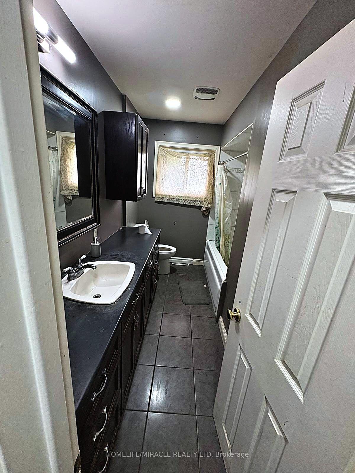 Photo 21 of 76 Switzer Drive, Oshawa, Centennial — HOMEH