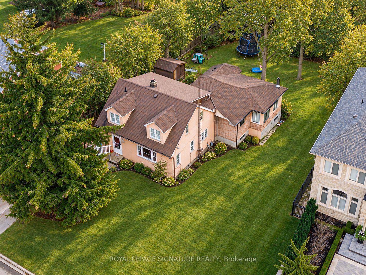 Photo of Unit Main Unit, 21 Yongeview Avenue