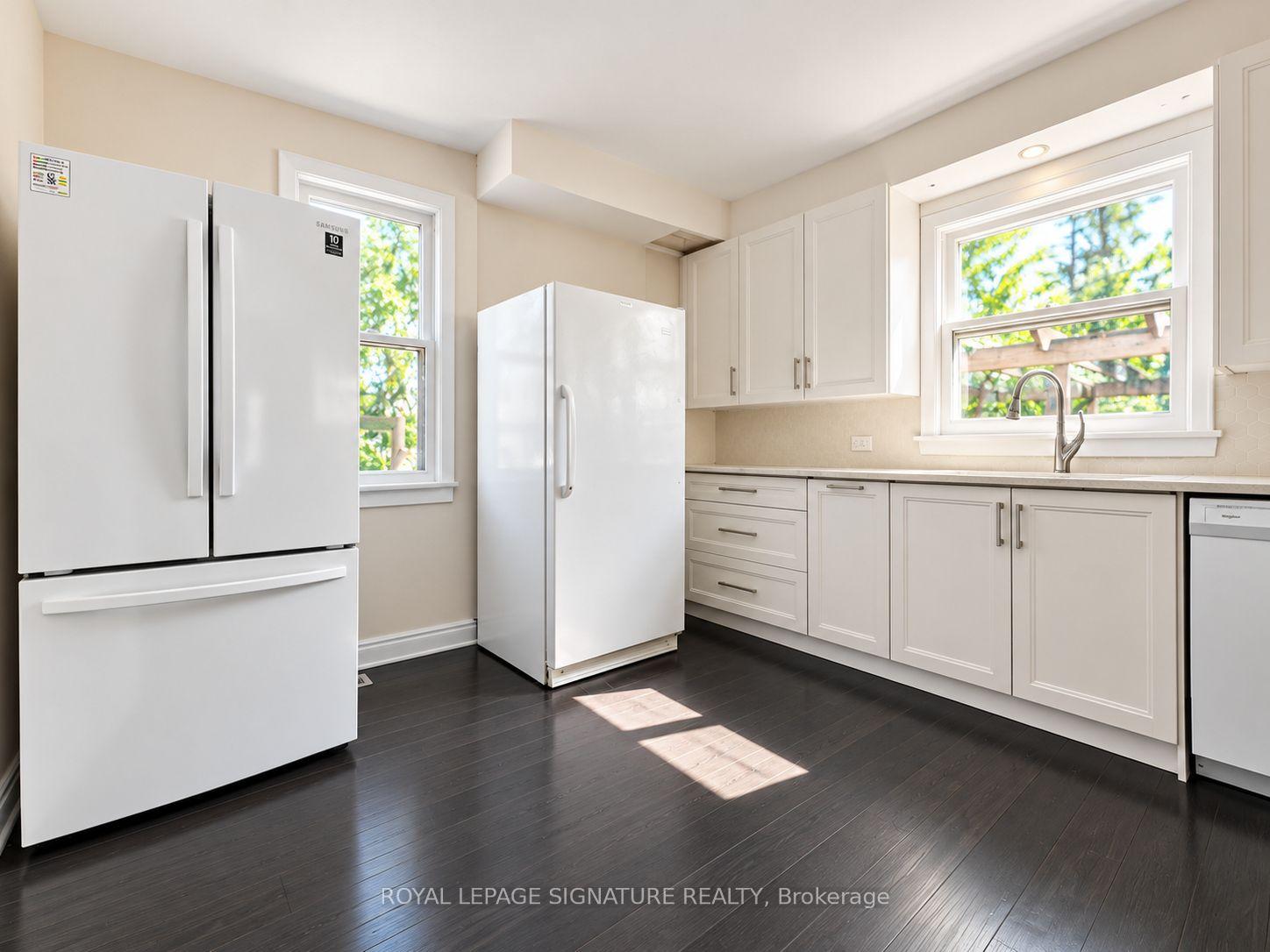Photo 4 of Unit Main Unit, 21 Yongeview Avenue, Richmond Hill, South Richvale — HOMEH