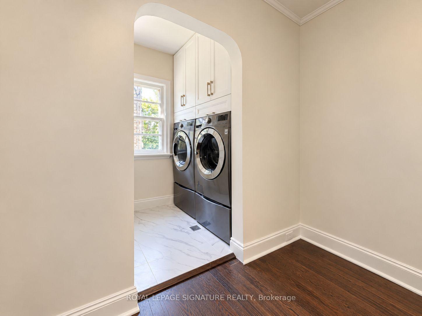 Photo 6 of Unit Main Unit, 21 Yongeview Avenue, Richmond Hill, South Richvale — HOMEH