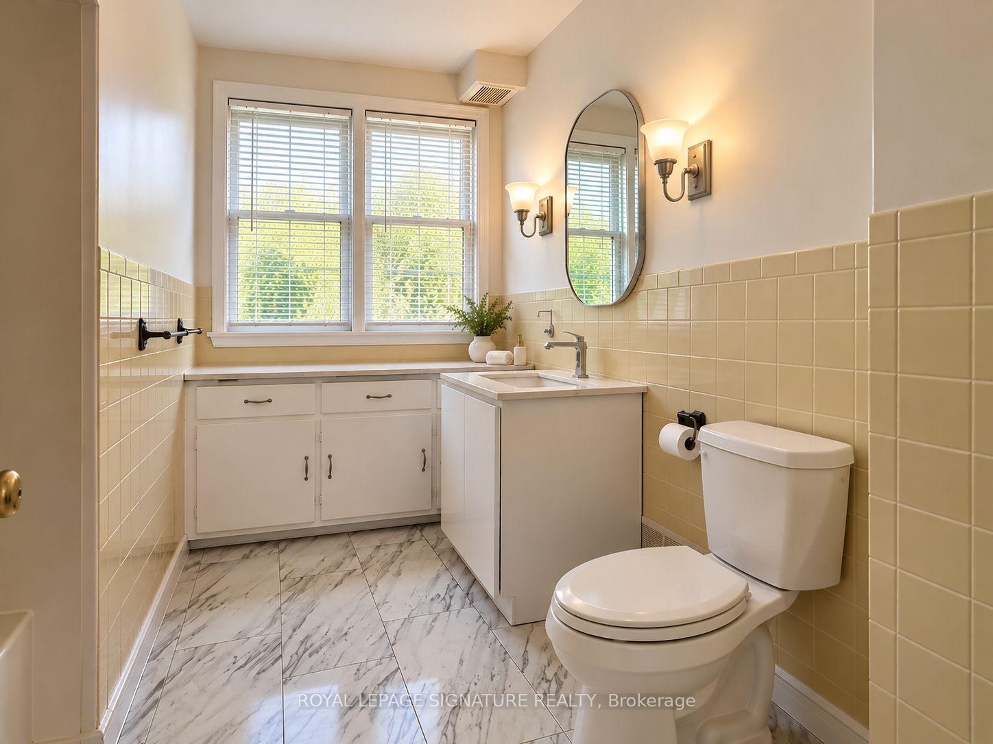 Photo 13 of Unit Main Unit, 21 Yongeview Avenue, Richmond Hill, South Richvale — HOMEH