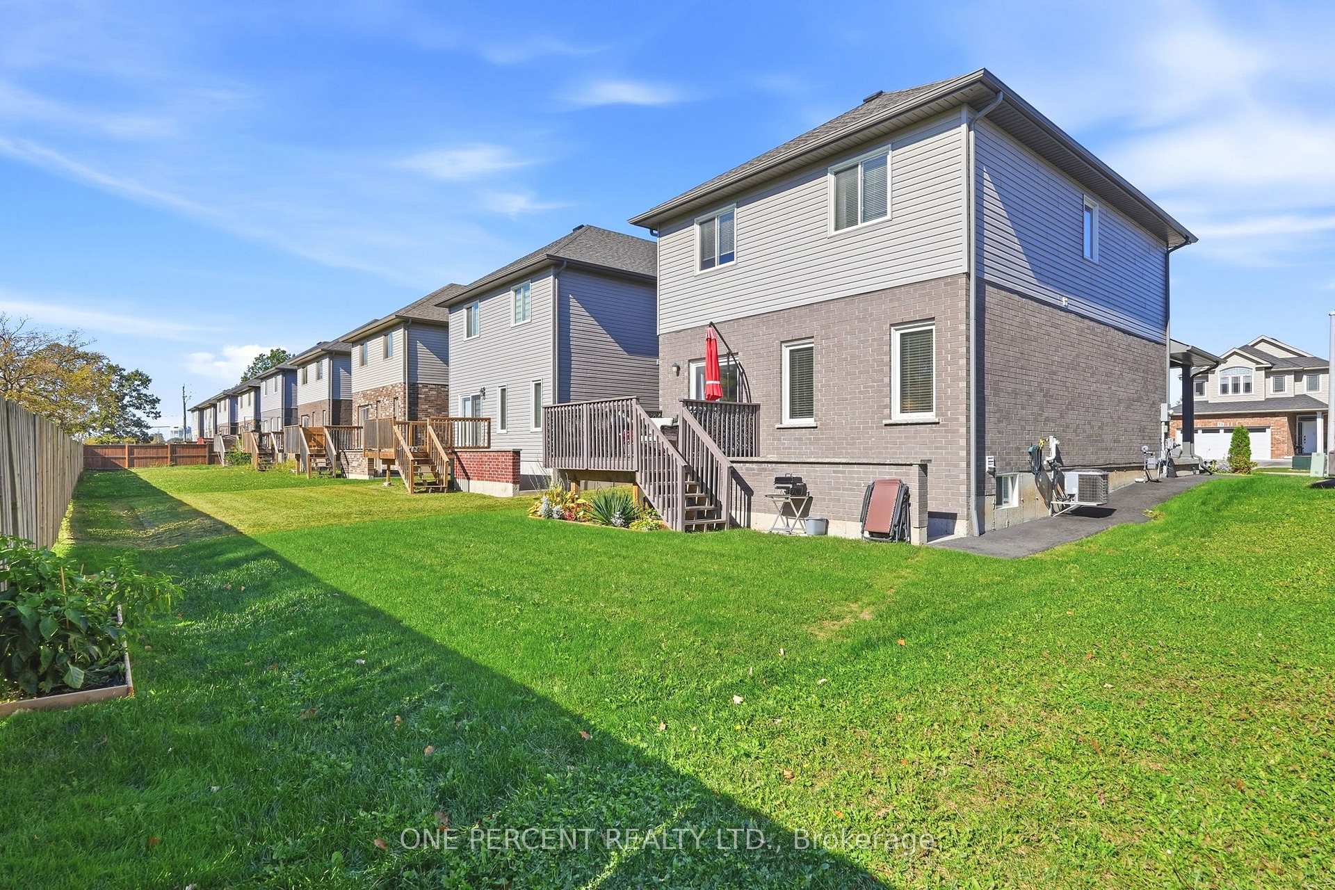 Photo 30 of 71 Laurent Avenue, Welland, Lincoln/Crowland — HOMEH