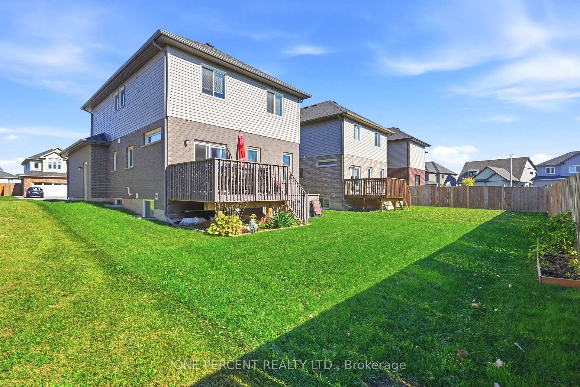 Photo 31 of 71 Laurent Avenue, Welland, Lincoln/Crowland — HOMEH