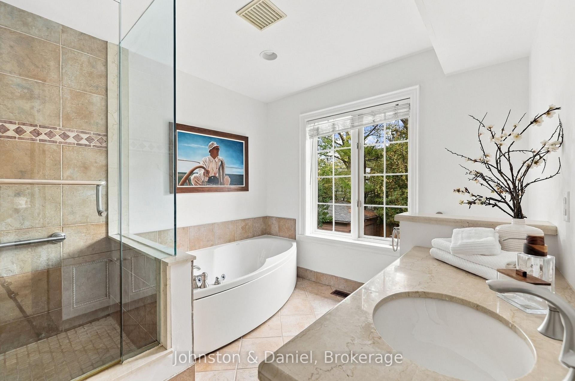 Photo 17 of 238 Rose Park Drive, Toronto, Rosedale-Moore Park — HOMEH
