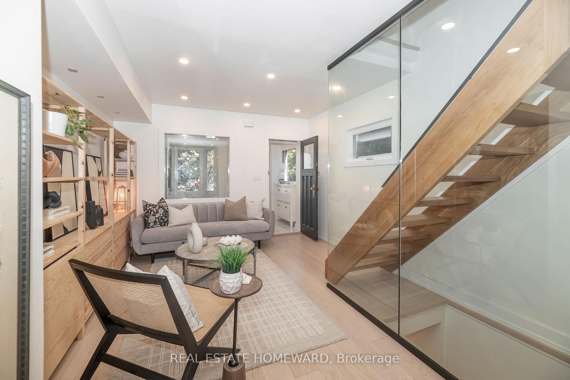 Photo 7 of 115 Wildwood Crescent, Toronto, Woodbine Corridor — HOMEH