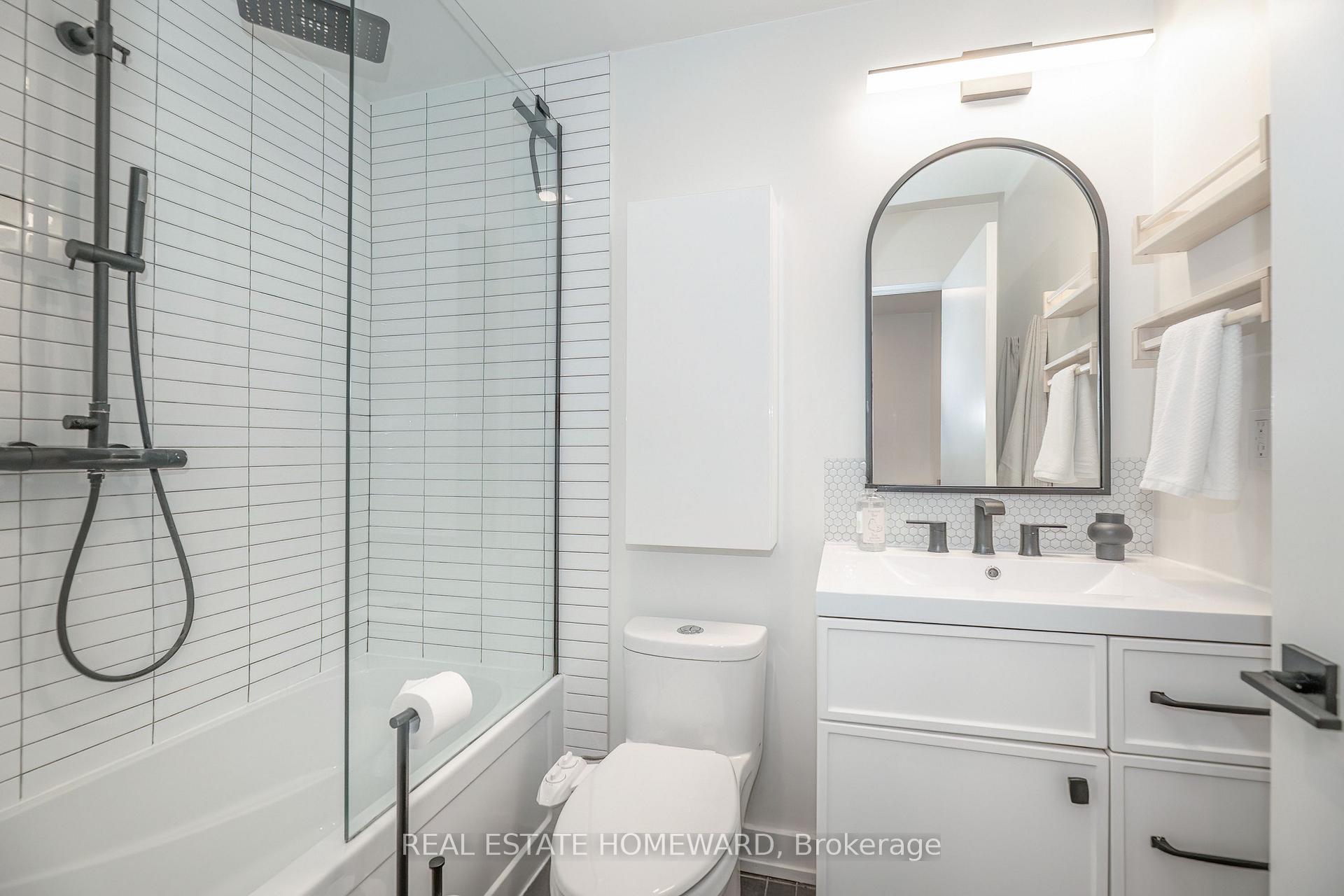 Photo 17 of 115 Wildwood Crescent, Toronto, Woodbine Corridor — HOMEH