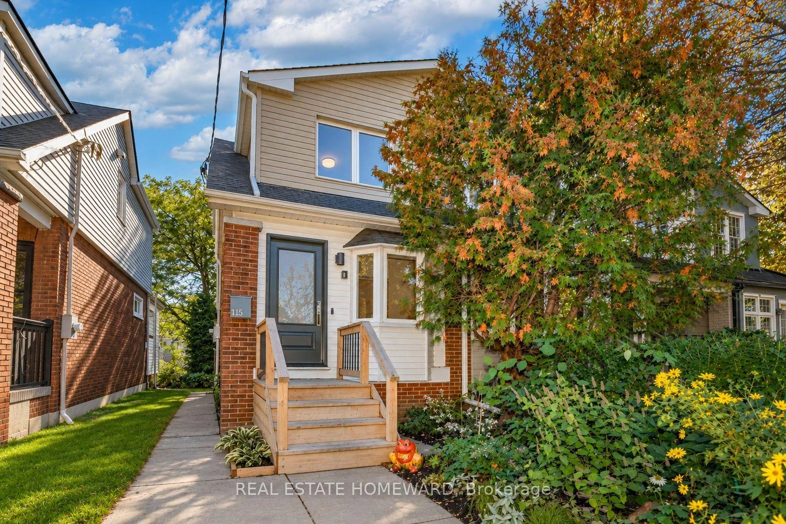 Photo 4 of 115 Wildwood Crescent, Toronto, Woodbine Corridor — HOMEH
