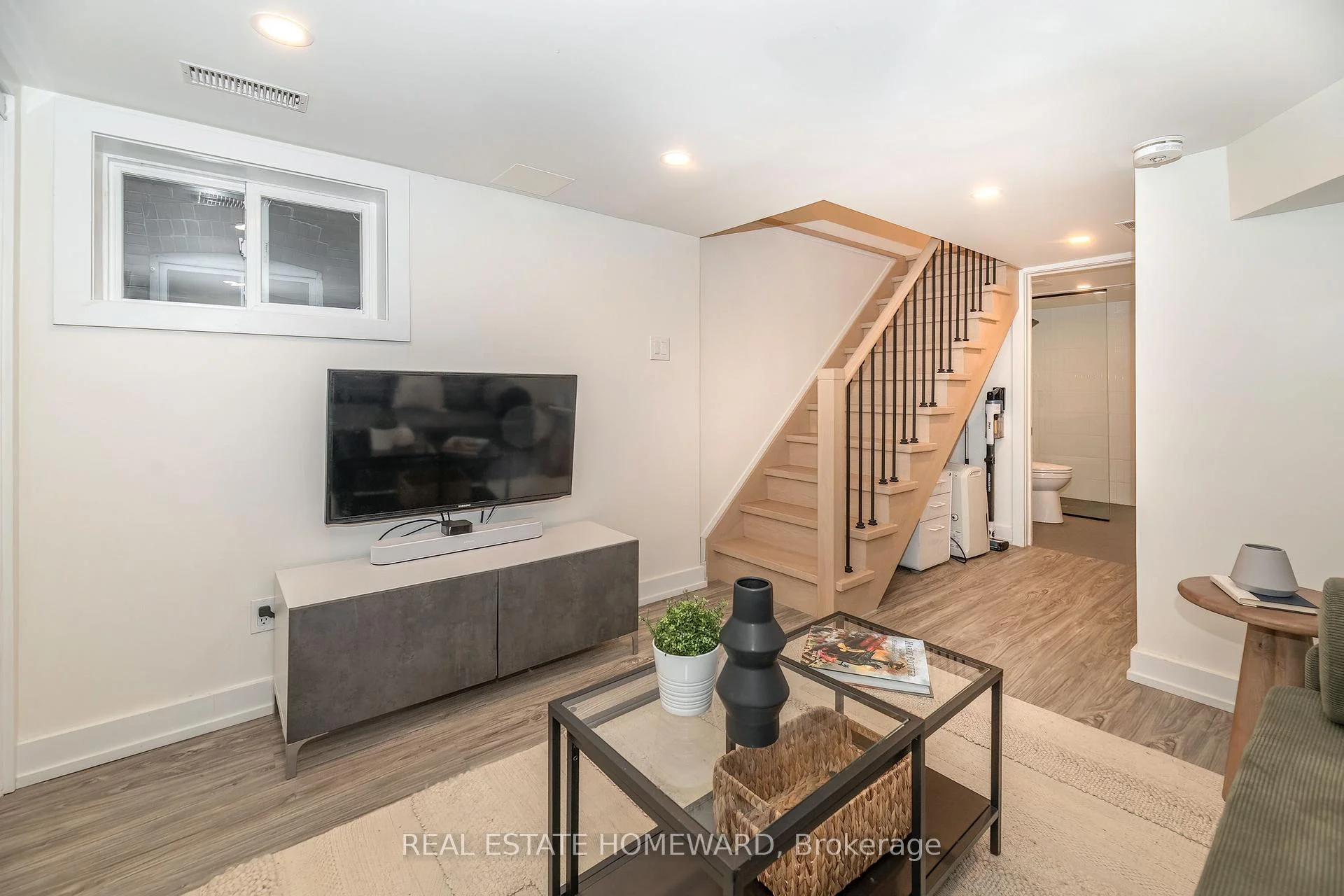 Photo 25 of 115 Wildwood Crescent, Toronto, Woodbine Corridor — HOMEH