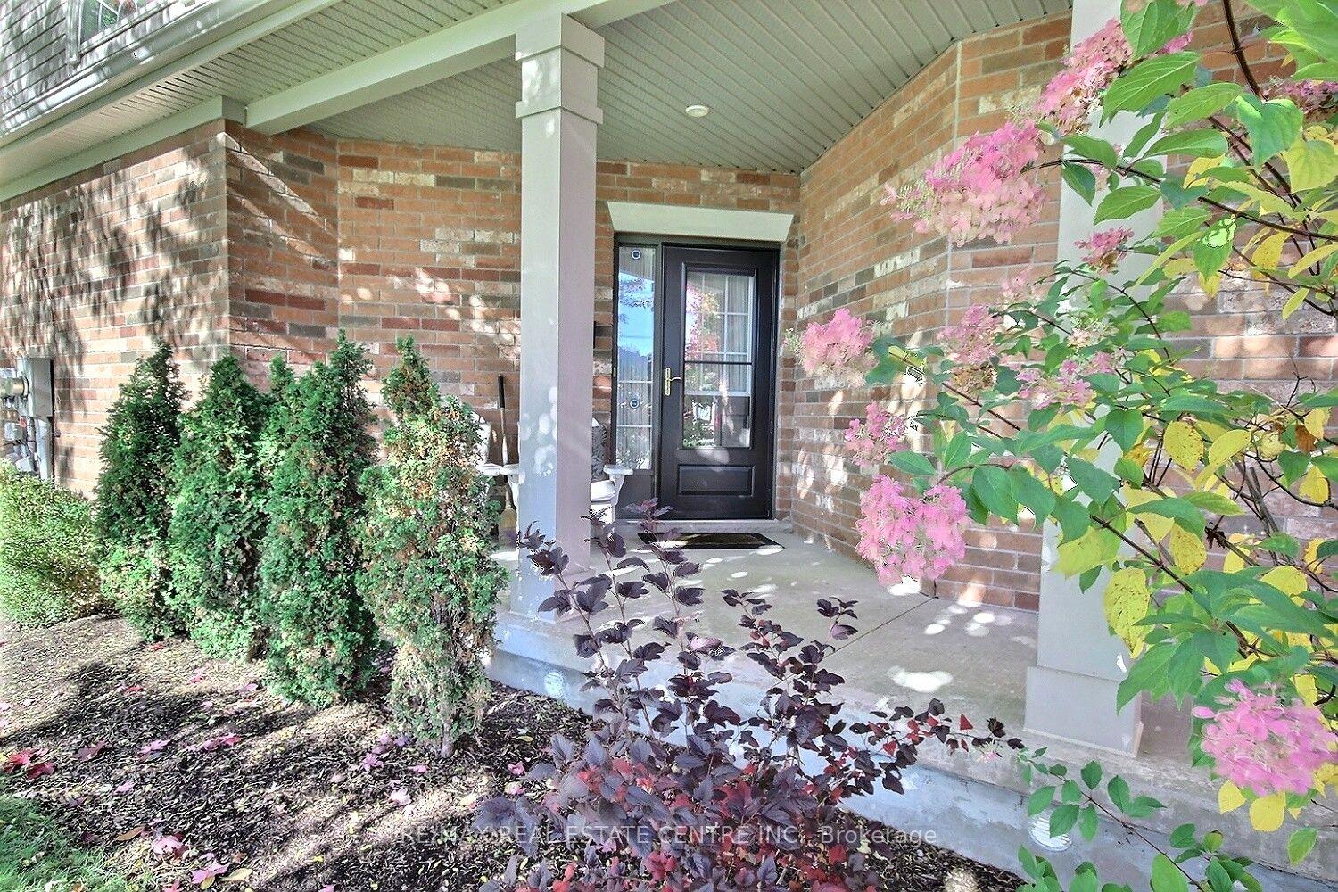 Photo 2 of 755 Willow Road, Guelph, Willow West/Sugarbush/West Acres — HOMEH