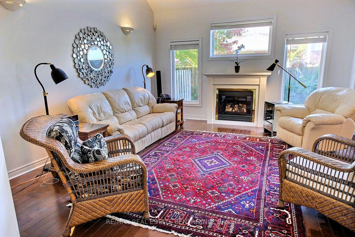 Photo 4 of 755 Willow Road, Guelph, Willow West/Sugarbush/West Acres — HOMEH