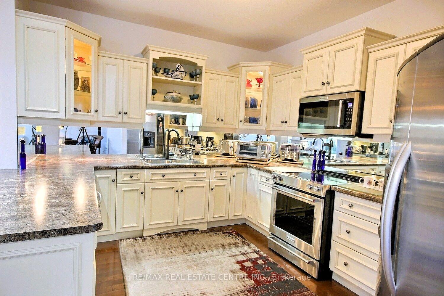 Photo 5 of 755 Willow Road, Guelph, Willow West/Sugarbush/West Acres — HOMEH