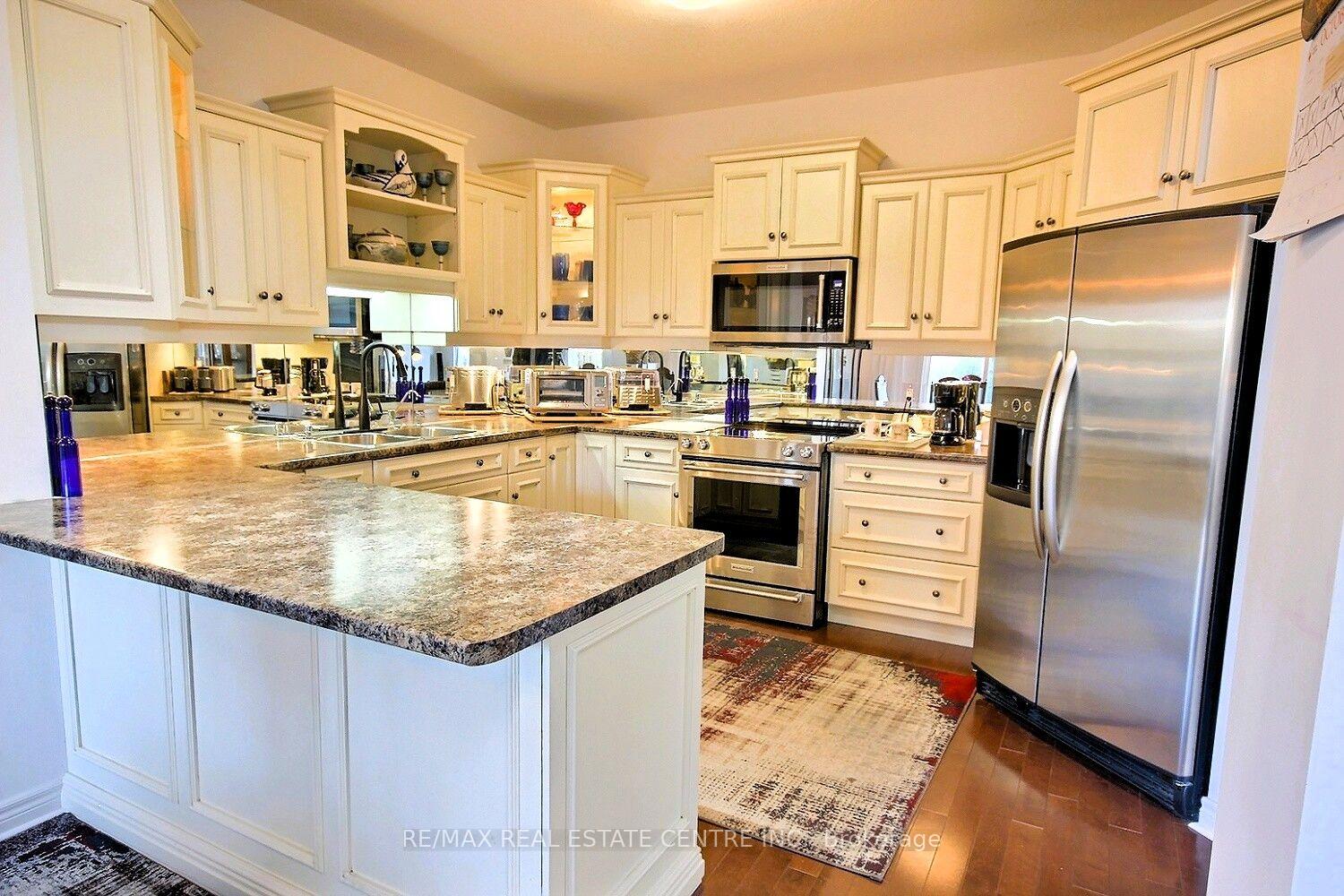 Photo 7 of 755 Willow Road, Guelph, Willow West/Sugarbush/West Acres — HOMEH