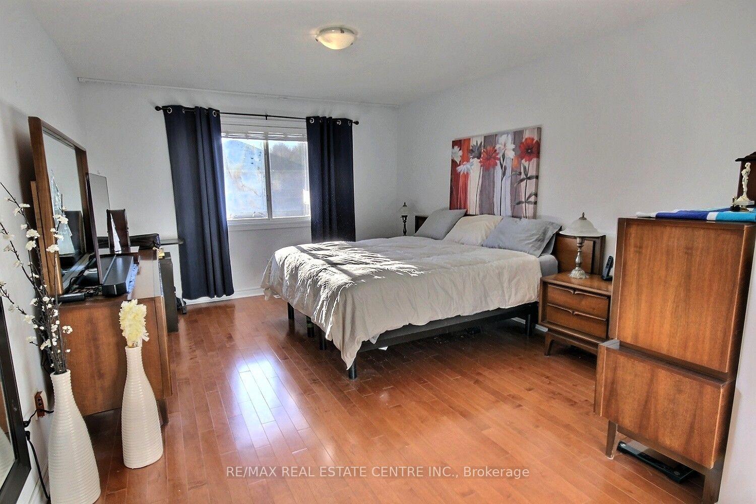 Photo 13 of 755 Willow Road, Guelph, Willow West/Sugarbush/West Acres — HOMEH