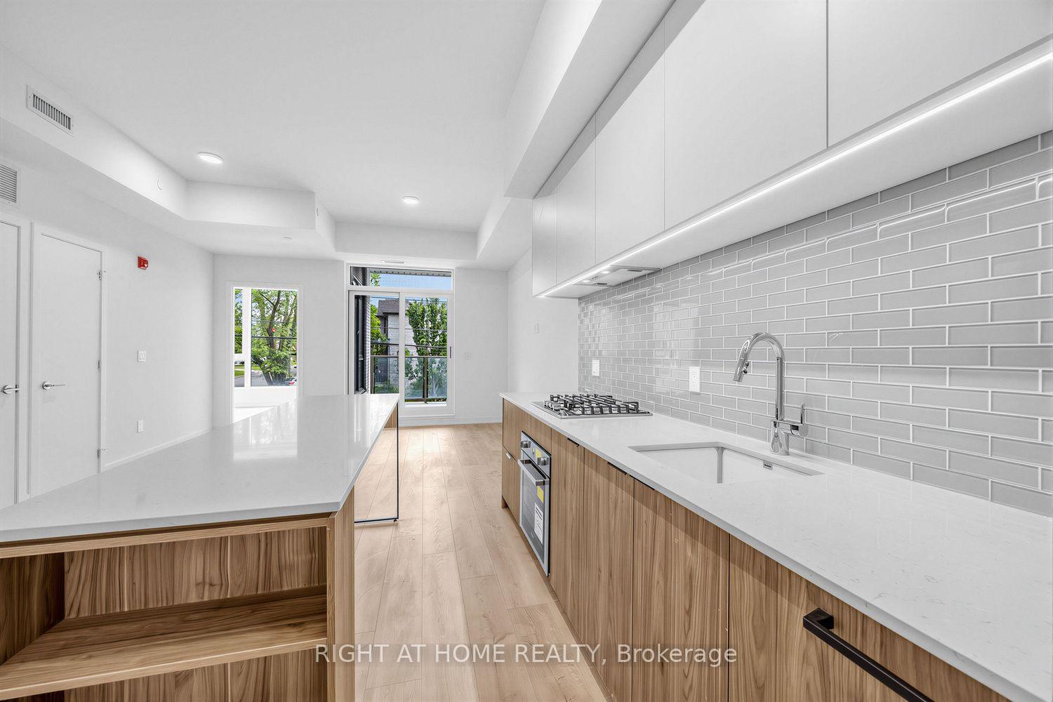 Photo 6 of Unit 207, 722 Marlee Avenue, North York, Yorkdale-Glen Park — HOMEH