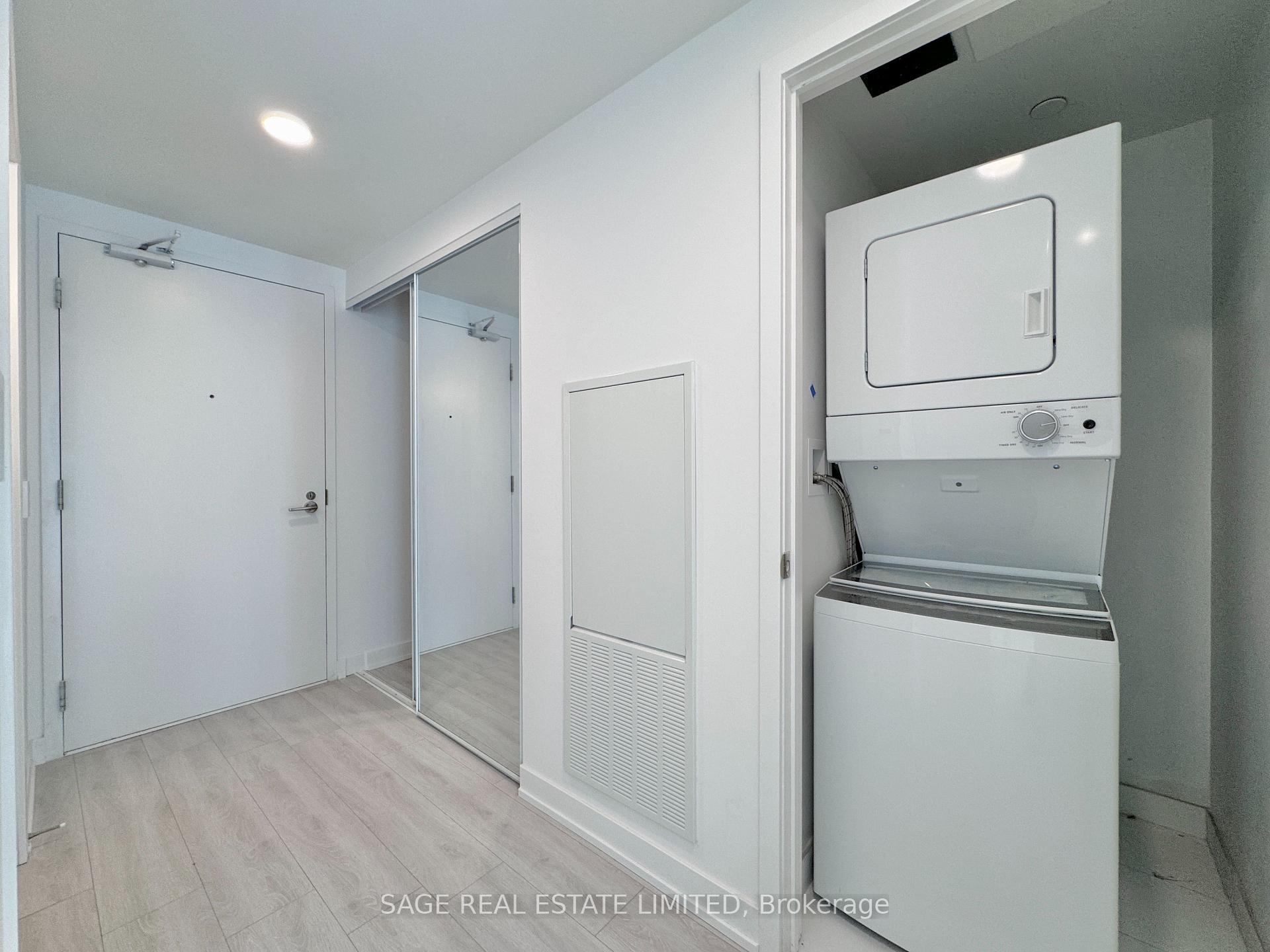 Photo 4 of Unit 3505, 238 Simcoe Street, Toronto, Kensington-Chinatown — HOMEH